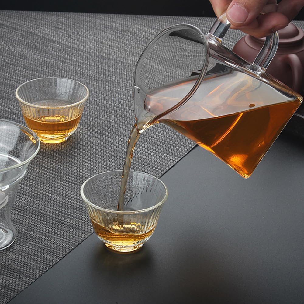 Yarlung Paquete de 4 jarras pequeñas de vidrio, jarra de té transparente de 12 onzas con asa, jarra creativa de crema de leche de café para servir