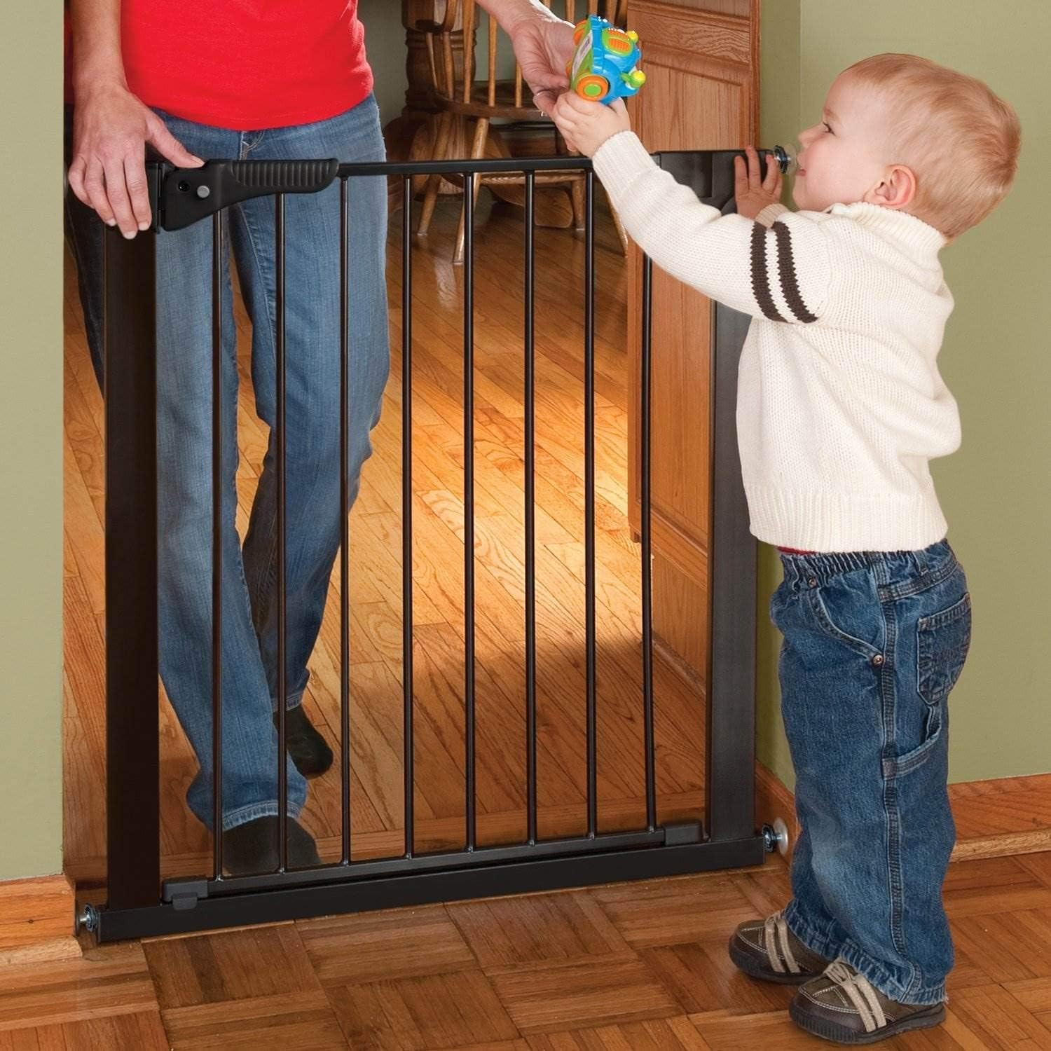 KidCo Puerta de presión Gateway para bebé, cierre automático, puerta de seguridad abierta – G1101, color negro