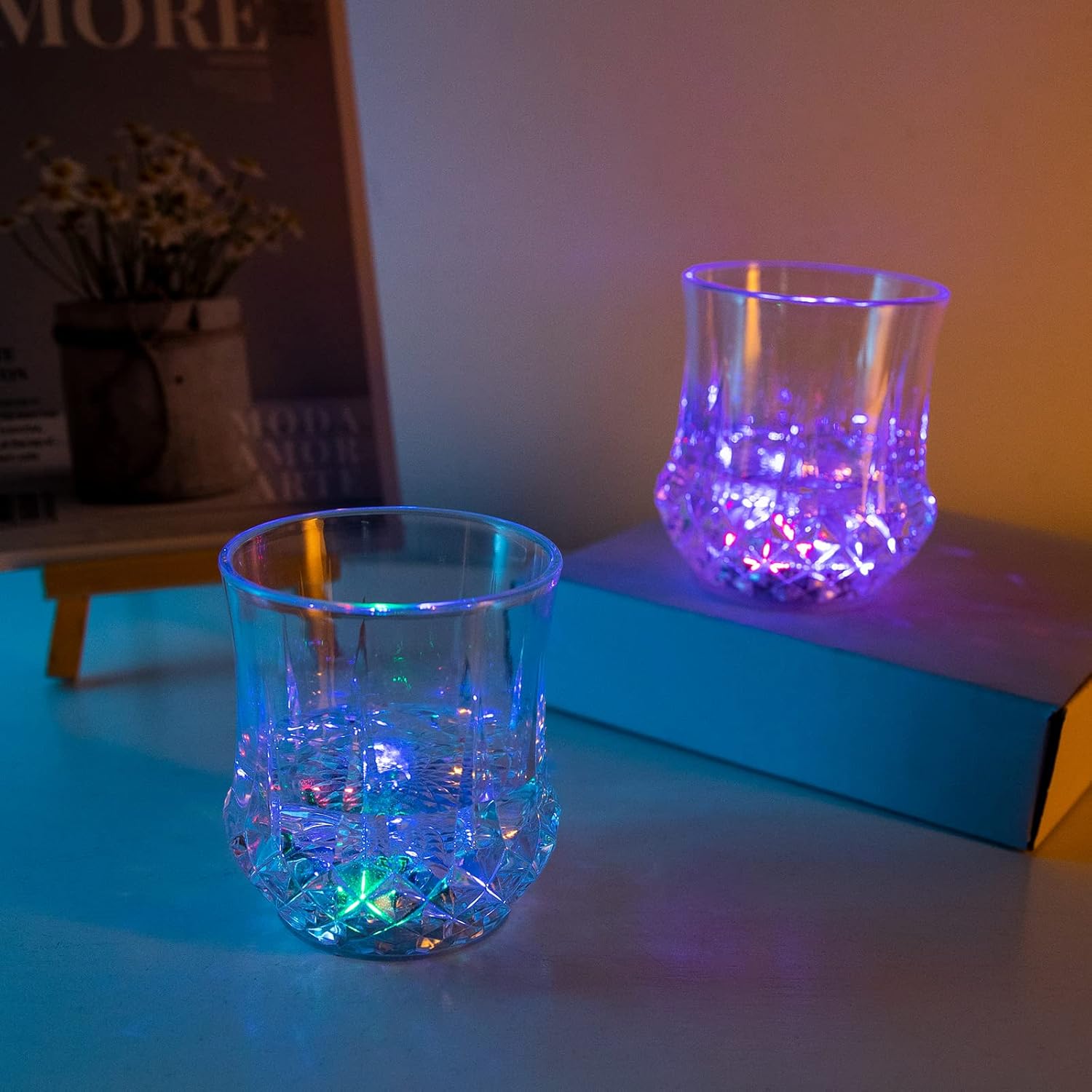 Paquete de 2 vasos de luz intermitente activados por líquido, gafas LED multicolor divertidas con luz para beber, copas de vino brillantes con luces