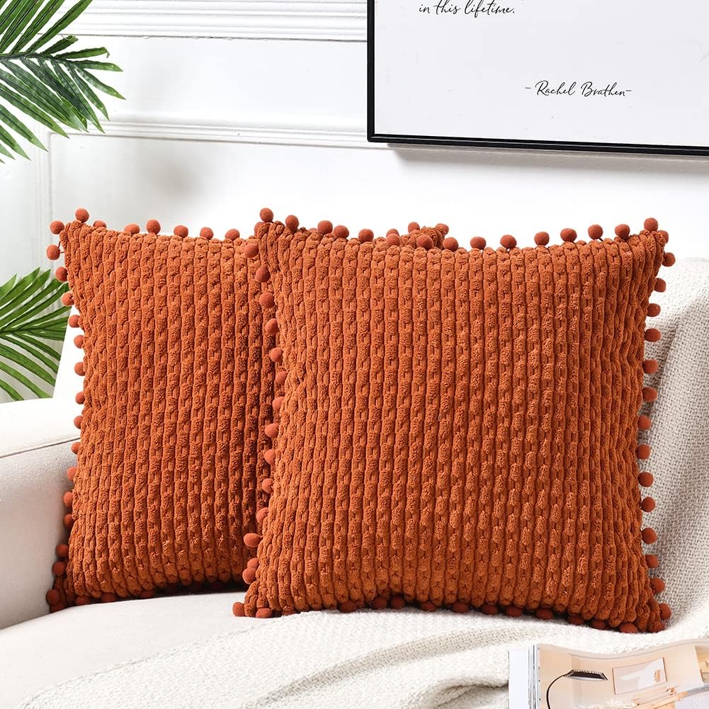 Fancy Homi Juego de 2 fundas de almohada decorativas de color óxido de 16 x 16 pulgadas con pompones para sofá y cama, decoración moderna de estilo