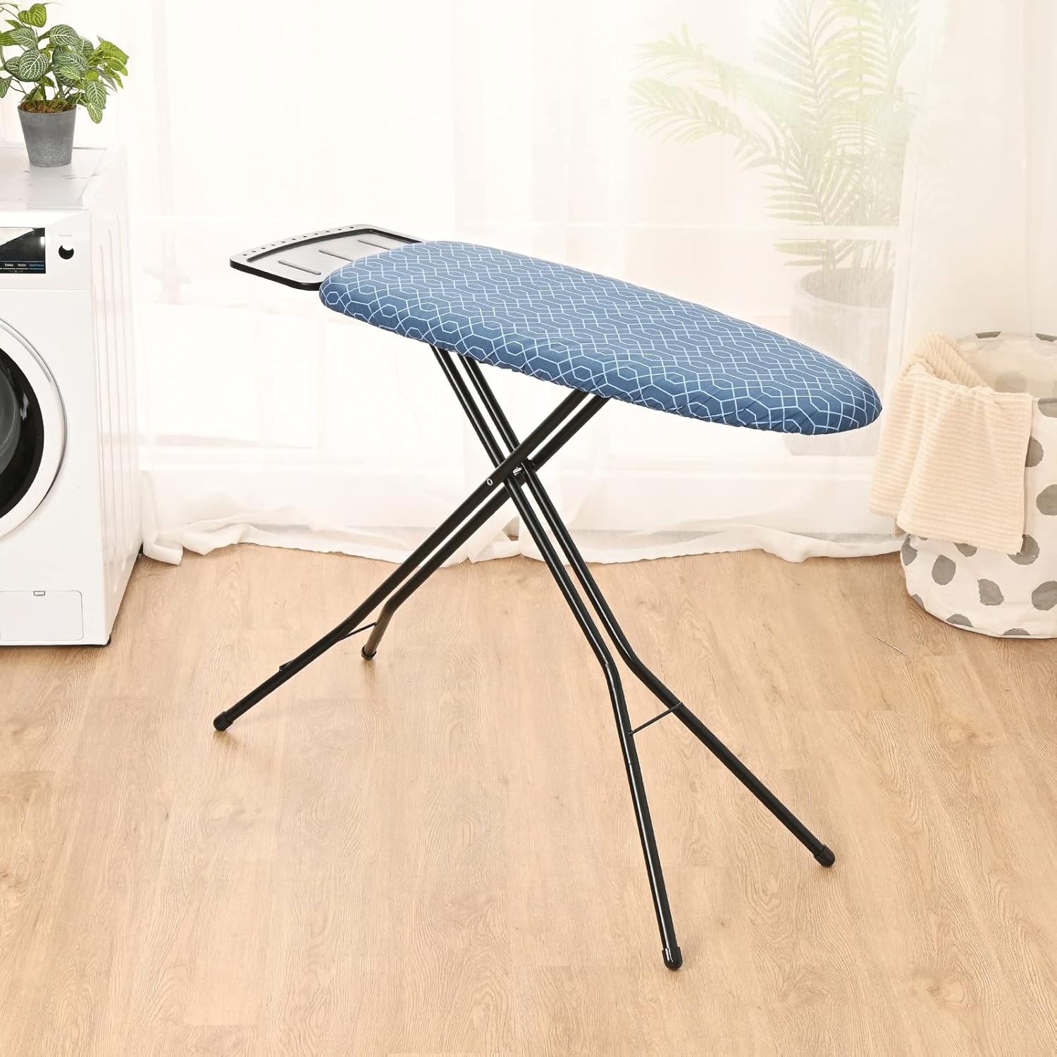 APEXCHASER Tabla de planchar con soporte de hierro, 2 cubiertas resistentes al calor y alturas ajustables de siete niveles, tablas de hierro que