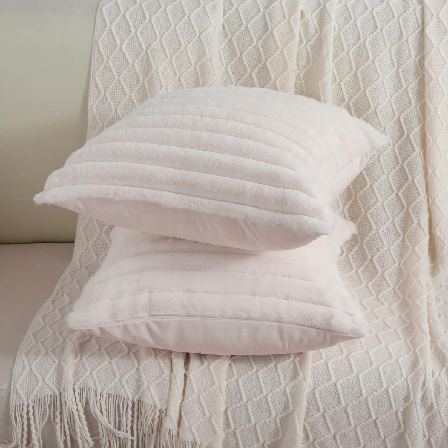 FUTEI – Juego de 2 fundas de almohada decorativas con rayas de color blanco crema, 26 x 26 pulgadas, cuadradas y primaverales, piel sintética de