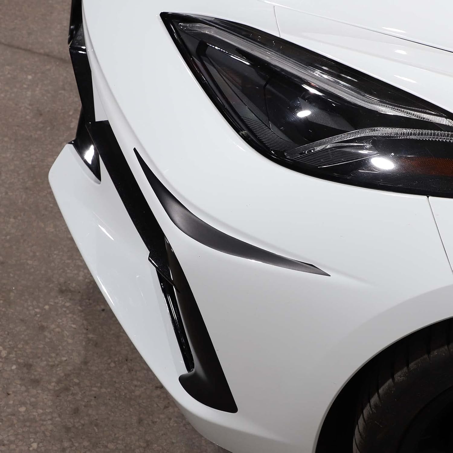 Protector de parachoques de esquina delantera de automóvil, adhesivo anticolisión compatible con Chevrolet Corvette C8 2020-2023, calcomanía de