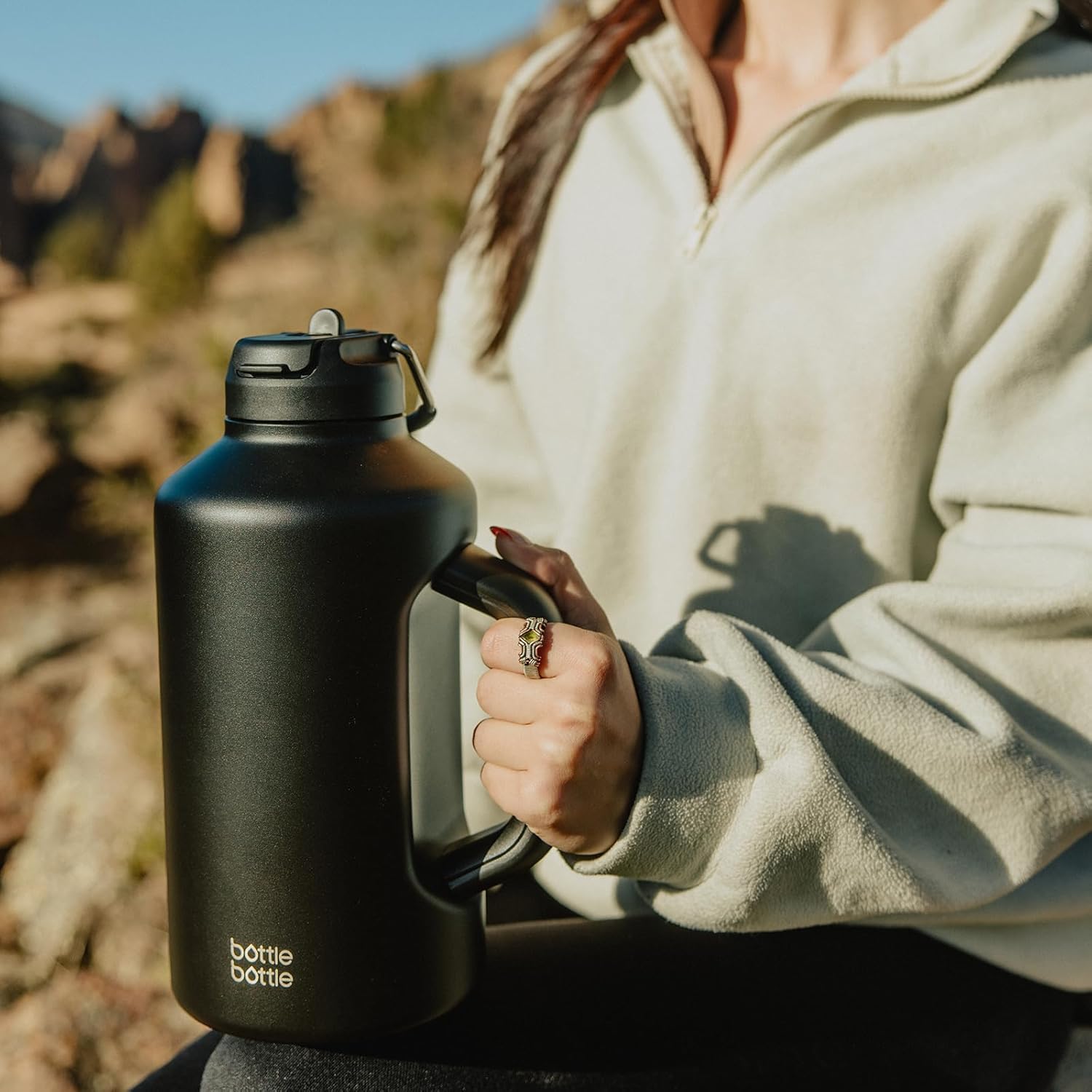BOTTLE BOTTLE Botella de agua aislada de 64 onzas con popote y tapa de doble uso, botella de agua deportiva de acero inoxidable con asa al vacío de