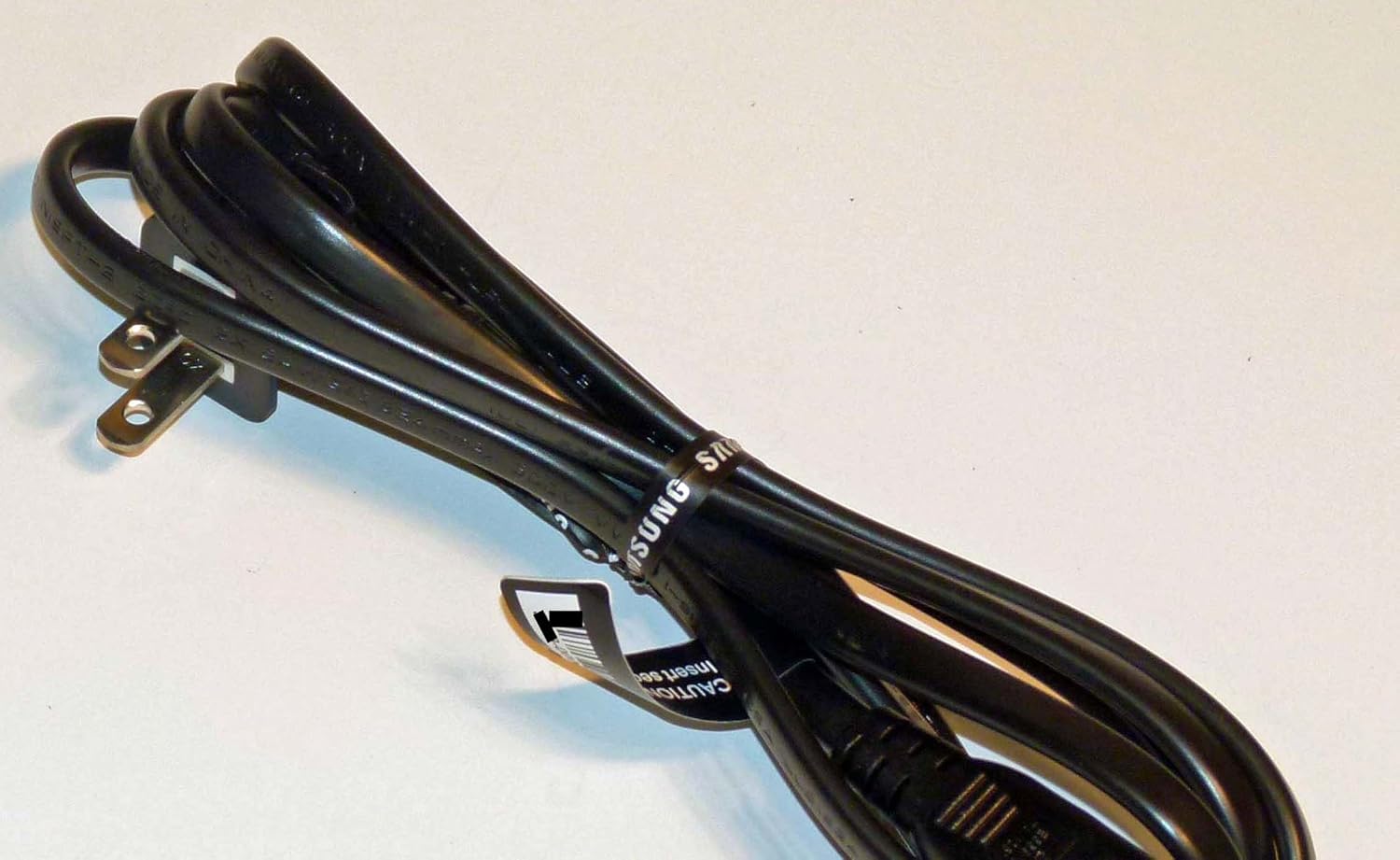 Cable de alimentación OEM SAMSUNG enviado con SAMSUNG UN40D6420UF, UN40D6420UFXZA, UN40D5500RH, UN40D5500RHXZA, UN22D5010NF, UN22D5010NFXZA