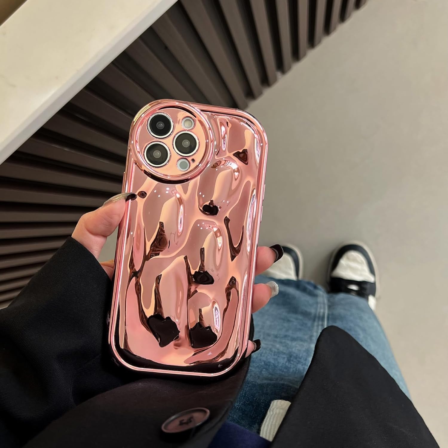 Uioeua – Funda compatible con iPhone 13 Pro Max 3D, bonita funda de lujo con forma de onda con purpurina láser con protector completo de lente de