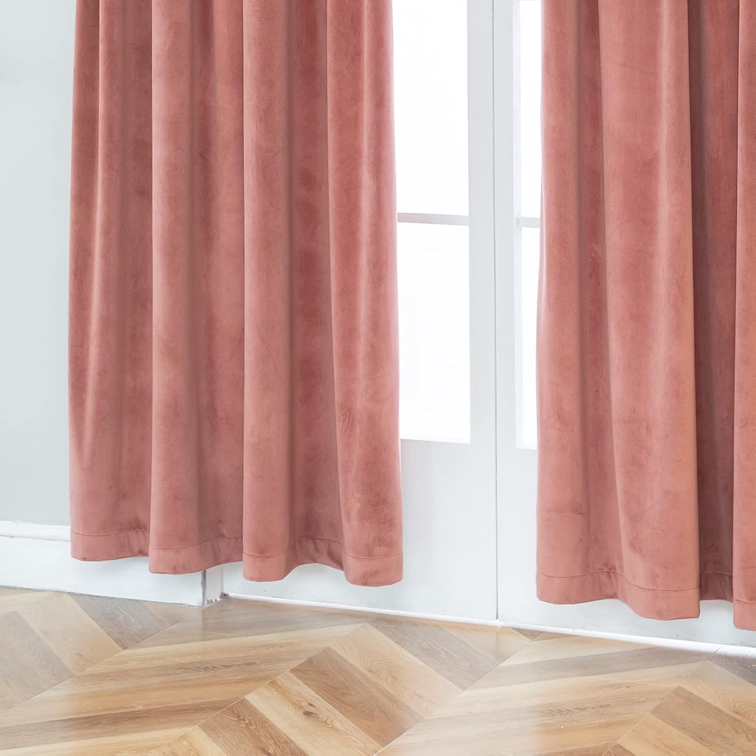 PLEASANT BOULEVARD Cortinas de terciopelo 2 paneles Cortinas opacas pesadas con ojales, cortinas de oscurecimiento con aislamiento térmico para sala