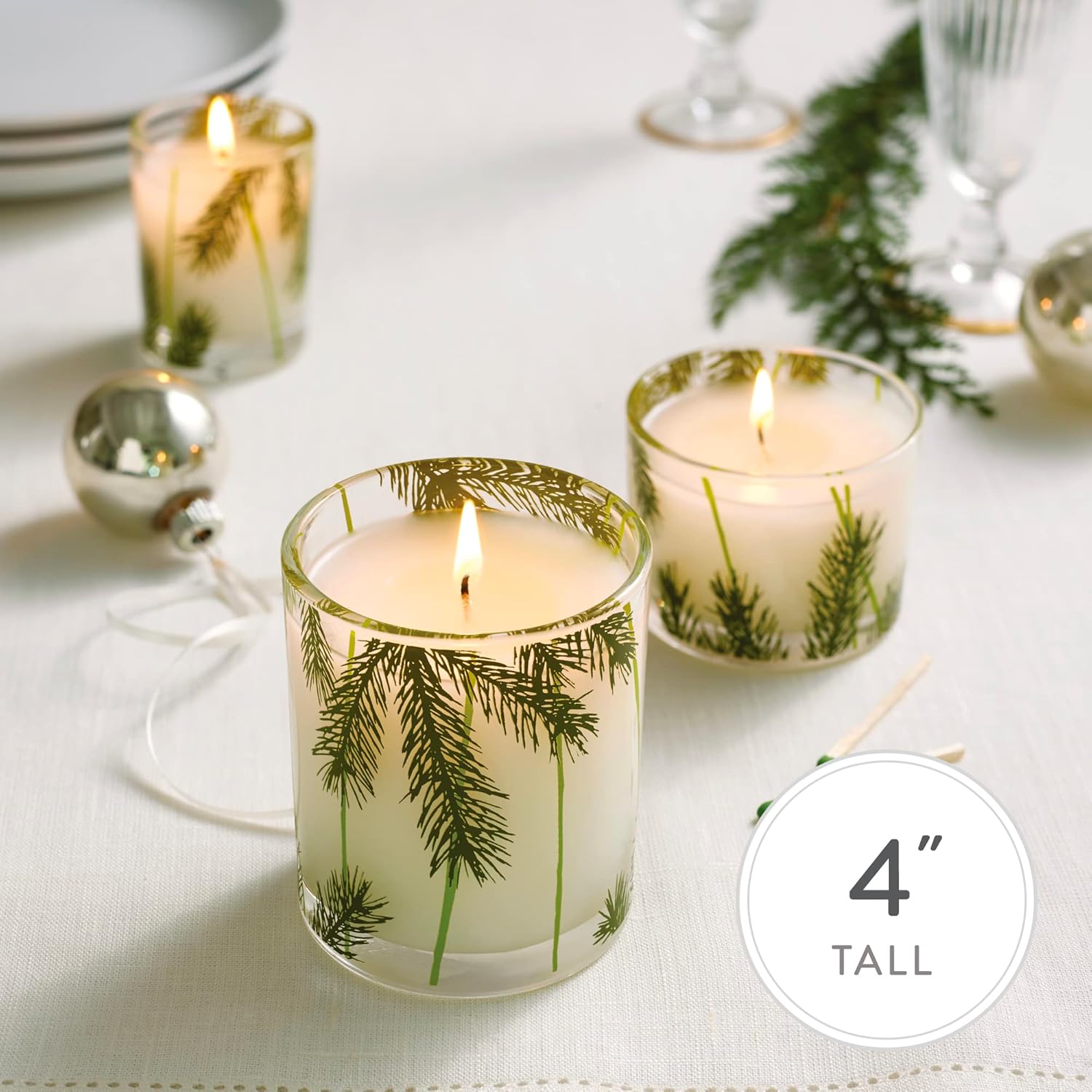 Thymes Frasier Fir Candles – Colección Statement – Plata con diseño de aguja de pino – Velas perfumadas para decoración del hogar – Notas de agujas
