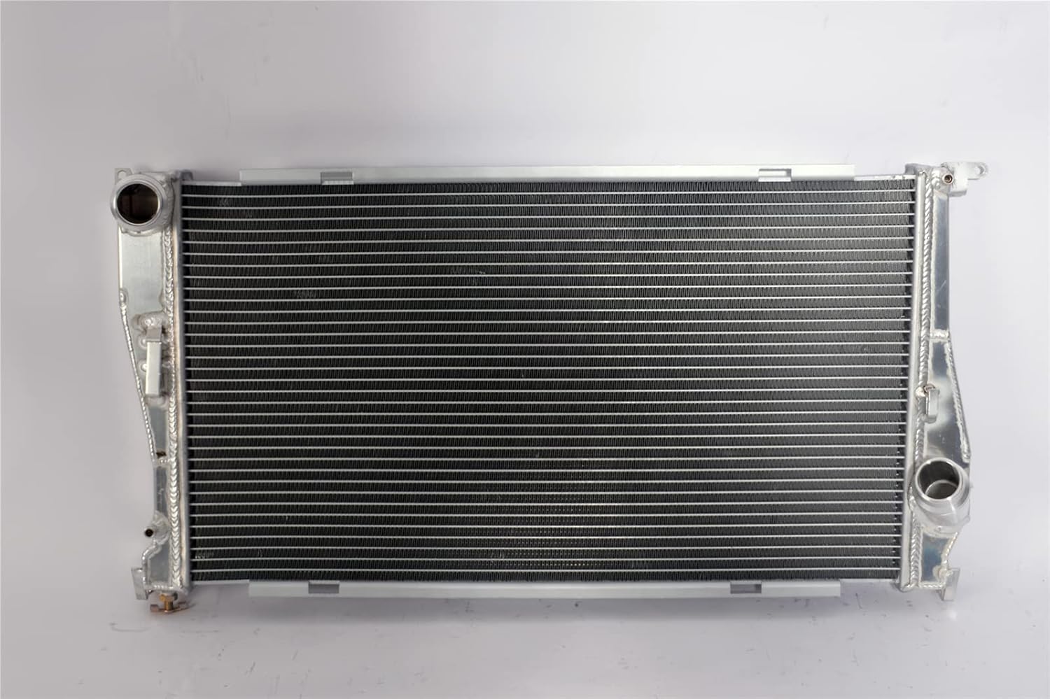 Radiador de aluminio de 2 filas para BMW 335i Z4 3.0L (solo MT) DPI 2973