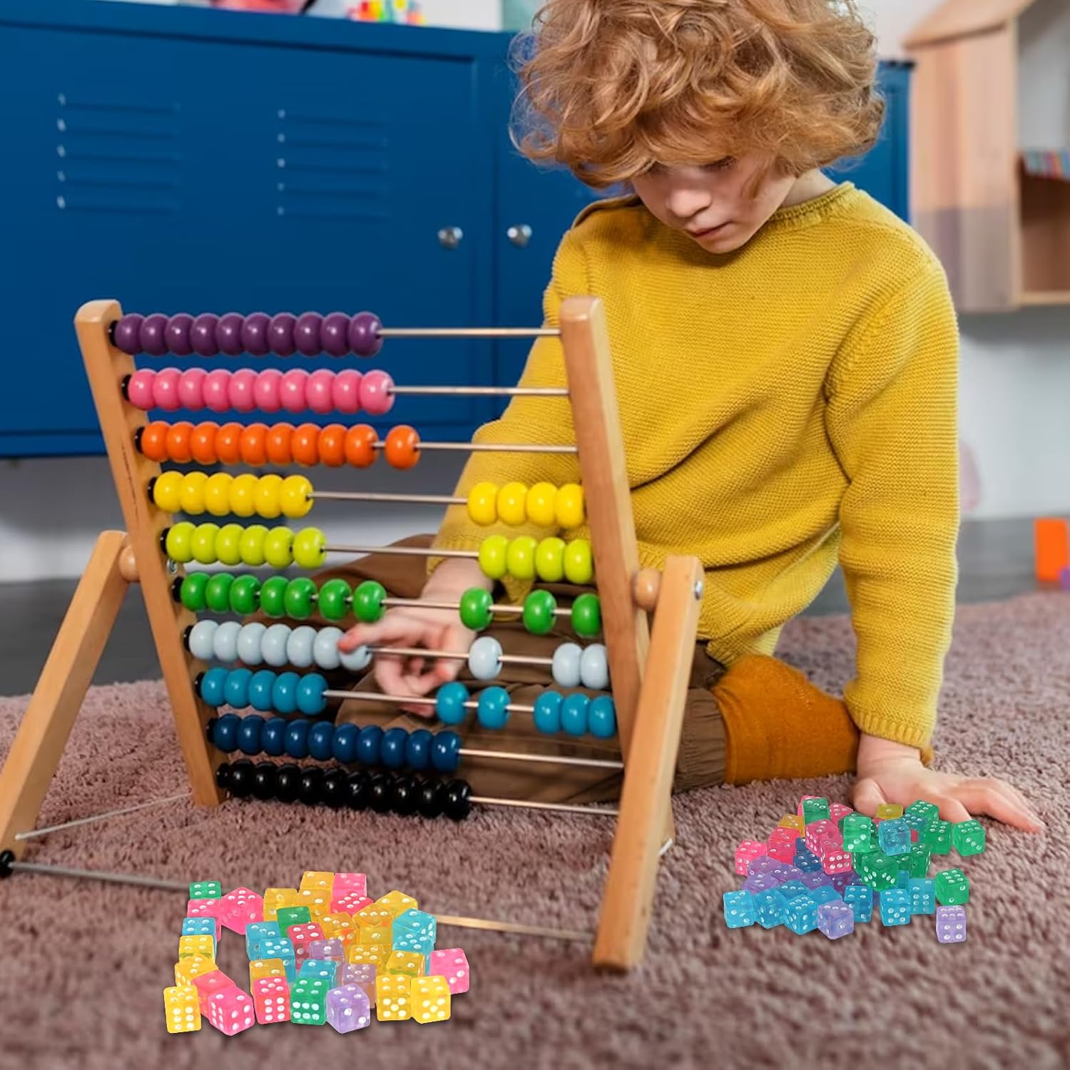 Juego de 200 dados pequeños de 0.197 pulgadas con 1 bolsa de terciopelo, juego de dados de 6 caras, mini dados transparentes de colores, esquina