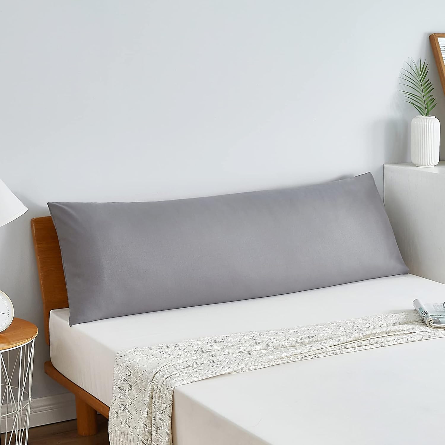Acanva Almohada de cuerpo para dormir de lado esponjoso, 20 x 60 pulgadas, con funda de almohada gris, color blanco