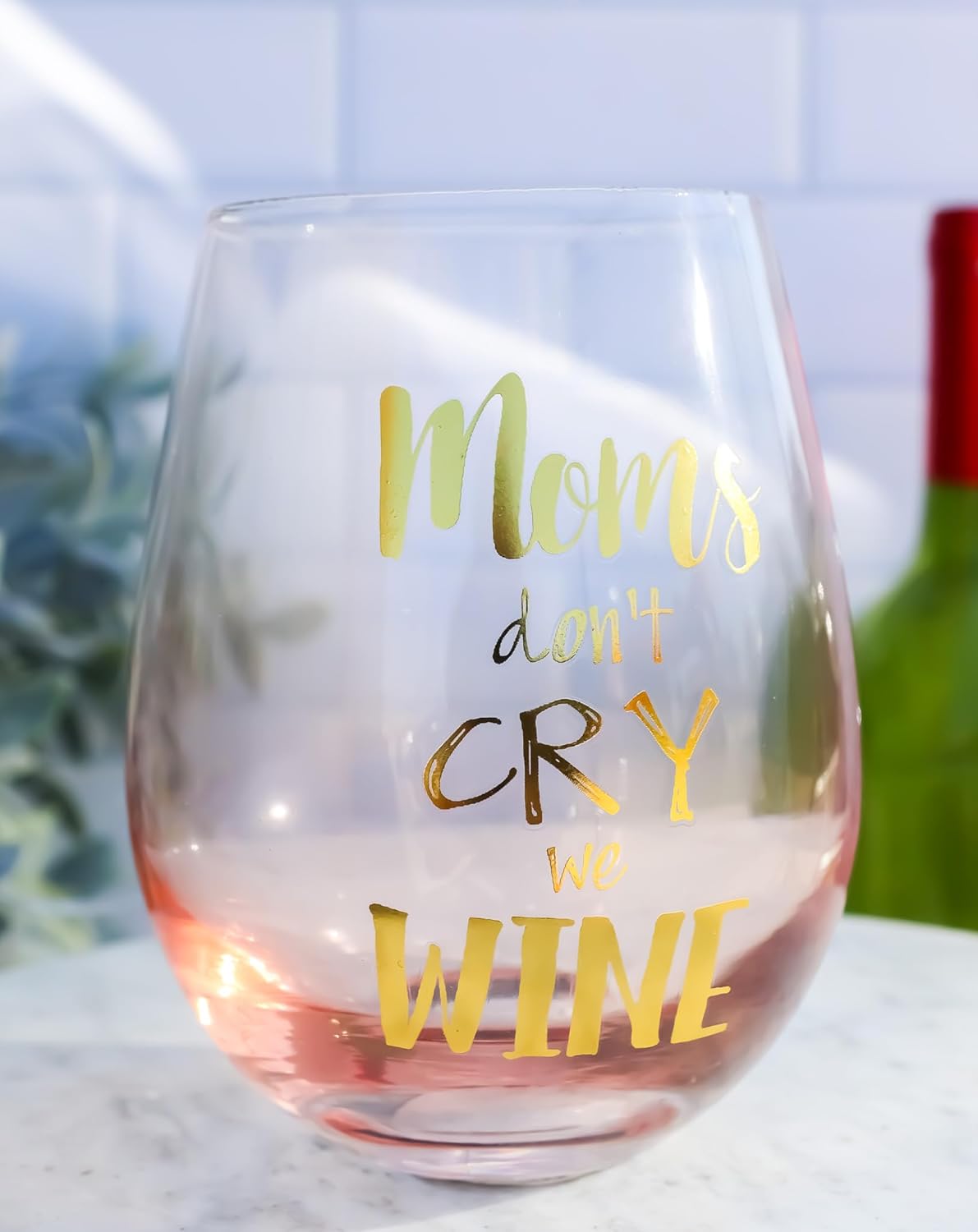Ebros Gift Sonoma Collection ‘Mom’s Don’t Cry We Wine’ – Copa de vino sin tallo con base brillante de oro rosa con acabado metálico dorado (2)