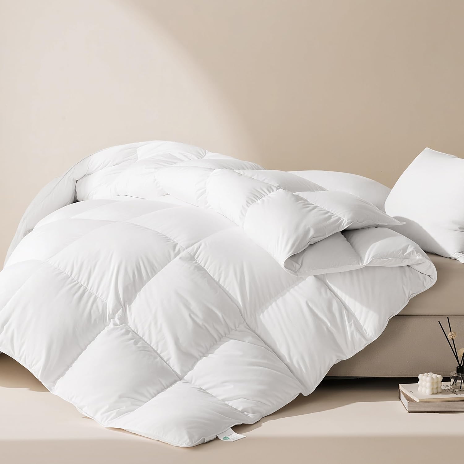 LeWinBedding Edredón de plumas de ganso de lujo tamaño Queen, relleno de edredón esponjoso para todas las estaciones, edredón de cama de calidad de