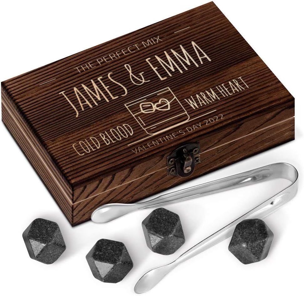 Maverton Juego de regalo de piedras de whisky para padres, 6 rocas de whisky de granito, alicates de acero inoxidable, elegante caja de madera con