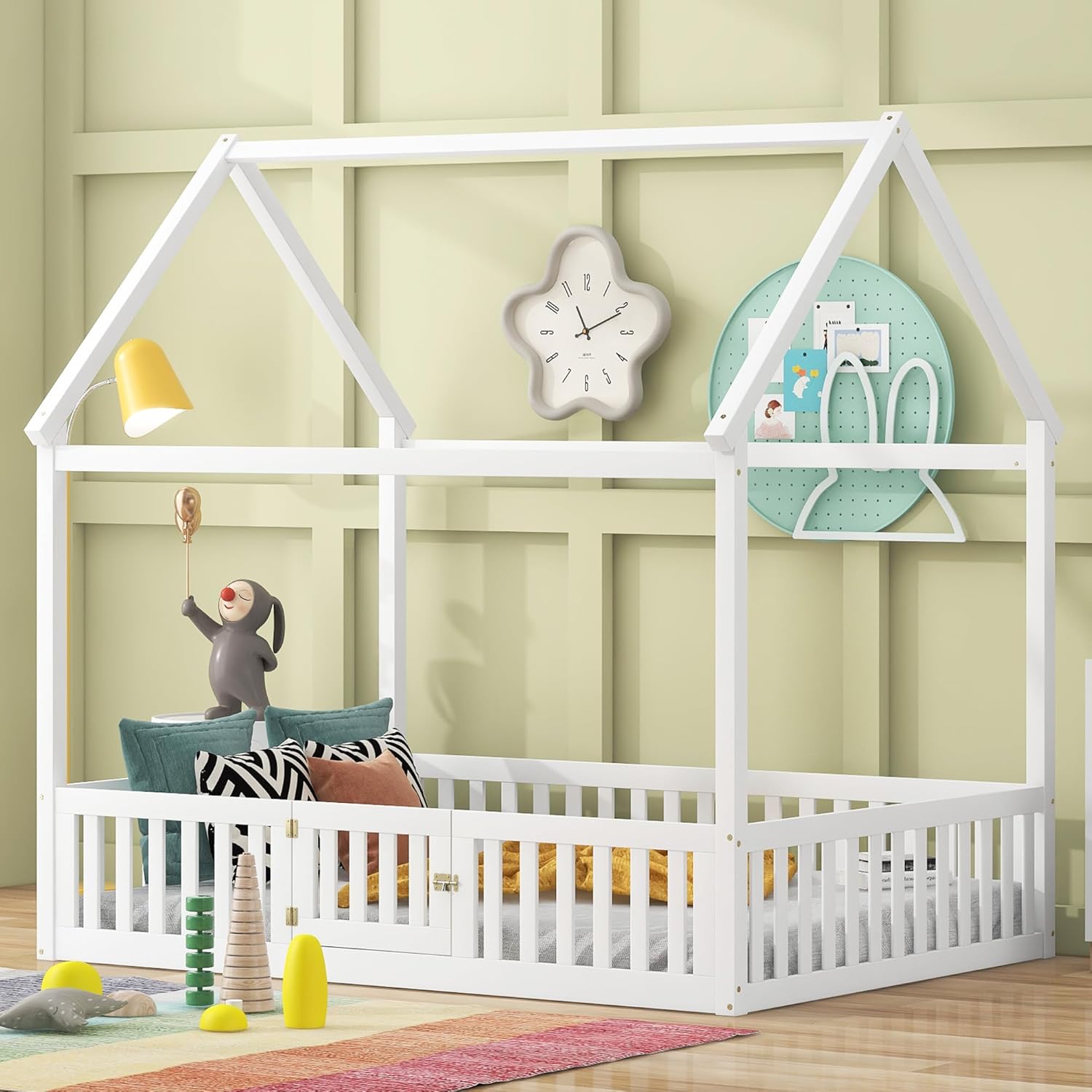 Marco de cama de casa para niños, cama Montessori de madera tamaño matrimonial con diseño de valla y puerta, cama de piso completo con rieles para