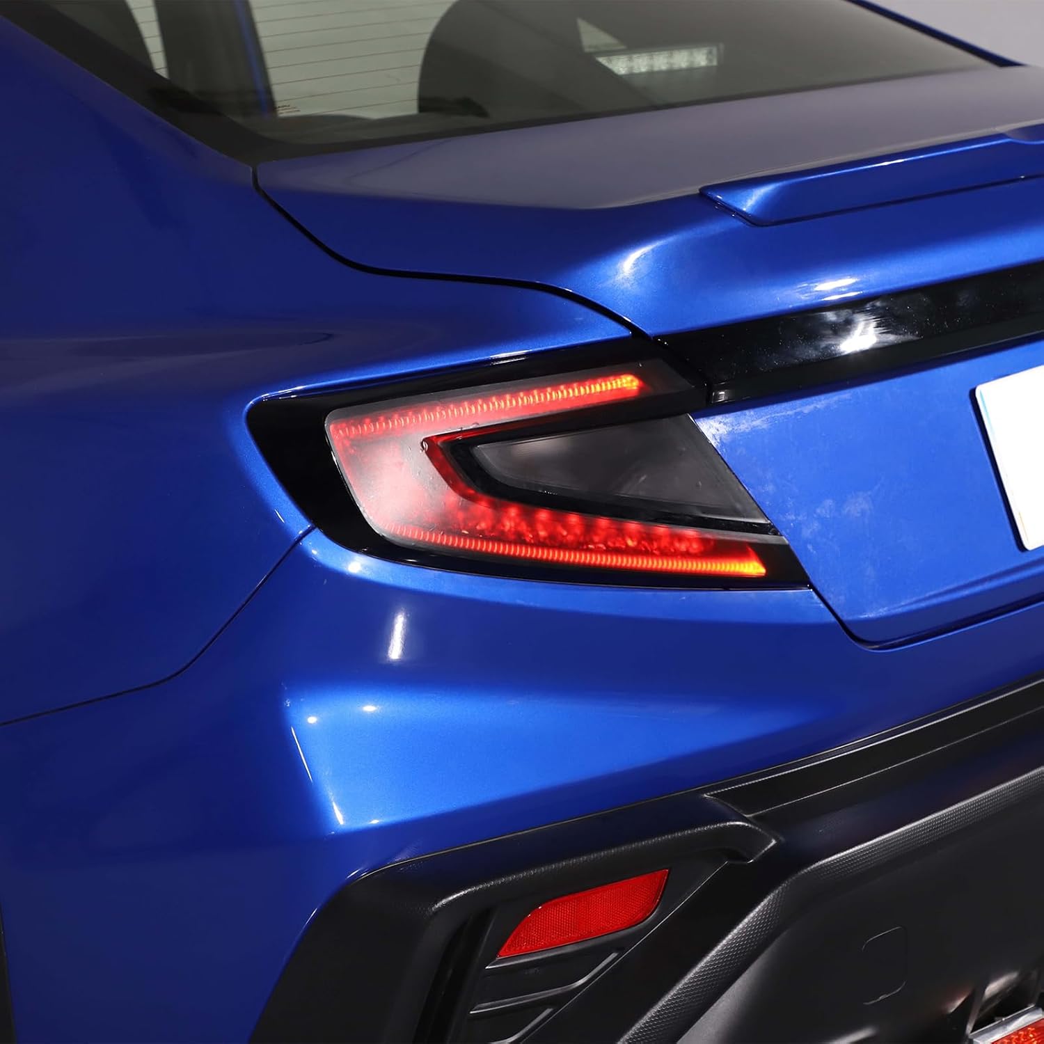 CHEAYAR Película de luz trasera precortada de tinte de humo compatible con Subaru WRX 2022 2023, calcomanía de película de tinte de luces traseras,