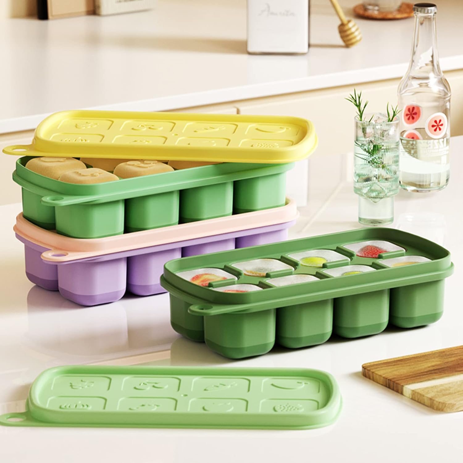 Molde para cubitos de hielo pequeño, paquete de 3 (24 cubos de 1.1 pulgadas), bandejas cuadradas para cubitos de hielo de 0.7 onzas con tapa, sin