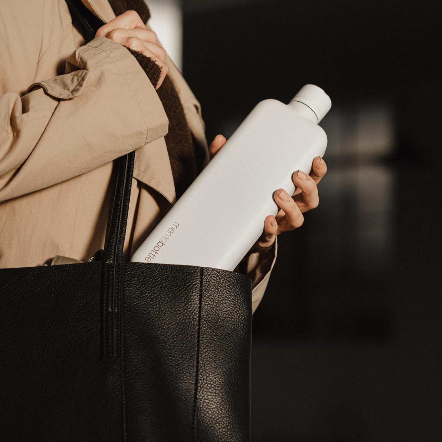 memobottle Acero inoxidable delgado (blanco), 20 onzas, botella de agua duradera, a prueba de fugas, sin BPA, ideal para un estilo de vida moderno,