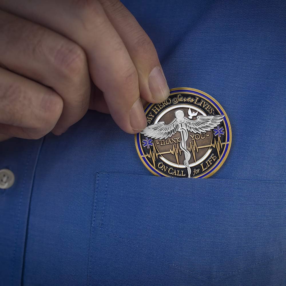 & Emblem – Moneda de desafío del equipo médico EMT  EMS  Honrando a los profesionales médicos heroicos  Equipo médico – con caja de exhibición de
