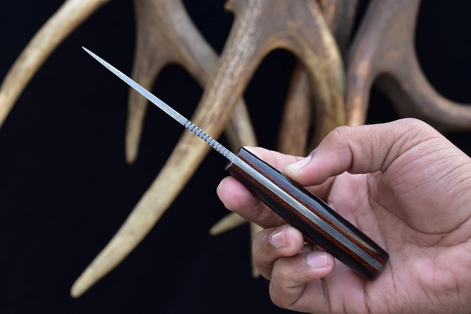 Knives Ranch Cuchillo utilitario EDC hecho a mano de acero de Damasco  Espiga completa  Mango de micarta de arpillera  Funda resistente para