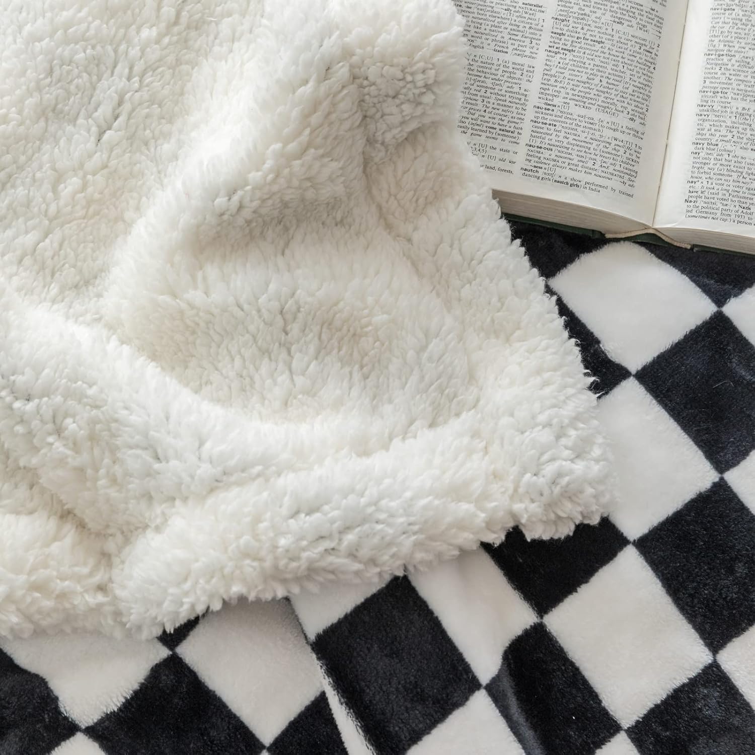 LOMAO Manta Sherpa de vellón con patrón a cuadros, suave y gruesa para sofá y cama, lujosa, cálida y acogedora para todas las estaciones (negro, 60