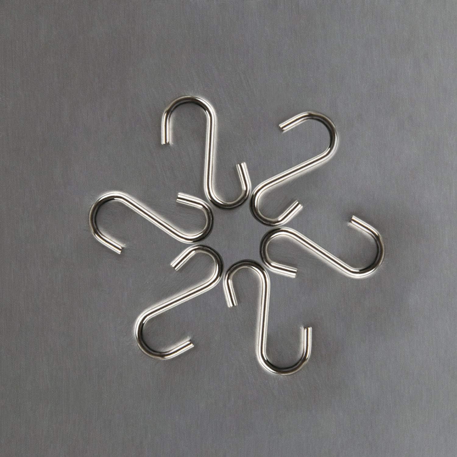 FEBSNOW 250 piezas de ganchos pequeños en forma de S de 0.55 pulgadas para adornos, kits de ganchos de alambre en forma de S de metal pequeños para