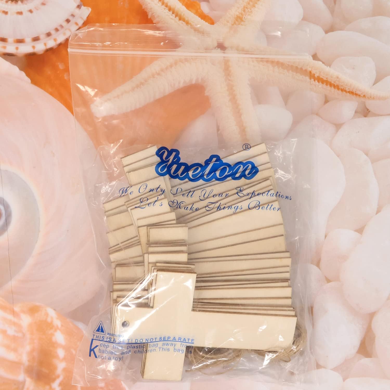 yueton 24 adornos colgantes de madera en cruz, piezas de madera en blanco sin terminar, rebanadas de madera, adornos de virutas de madera, etiquetas