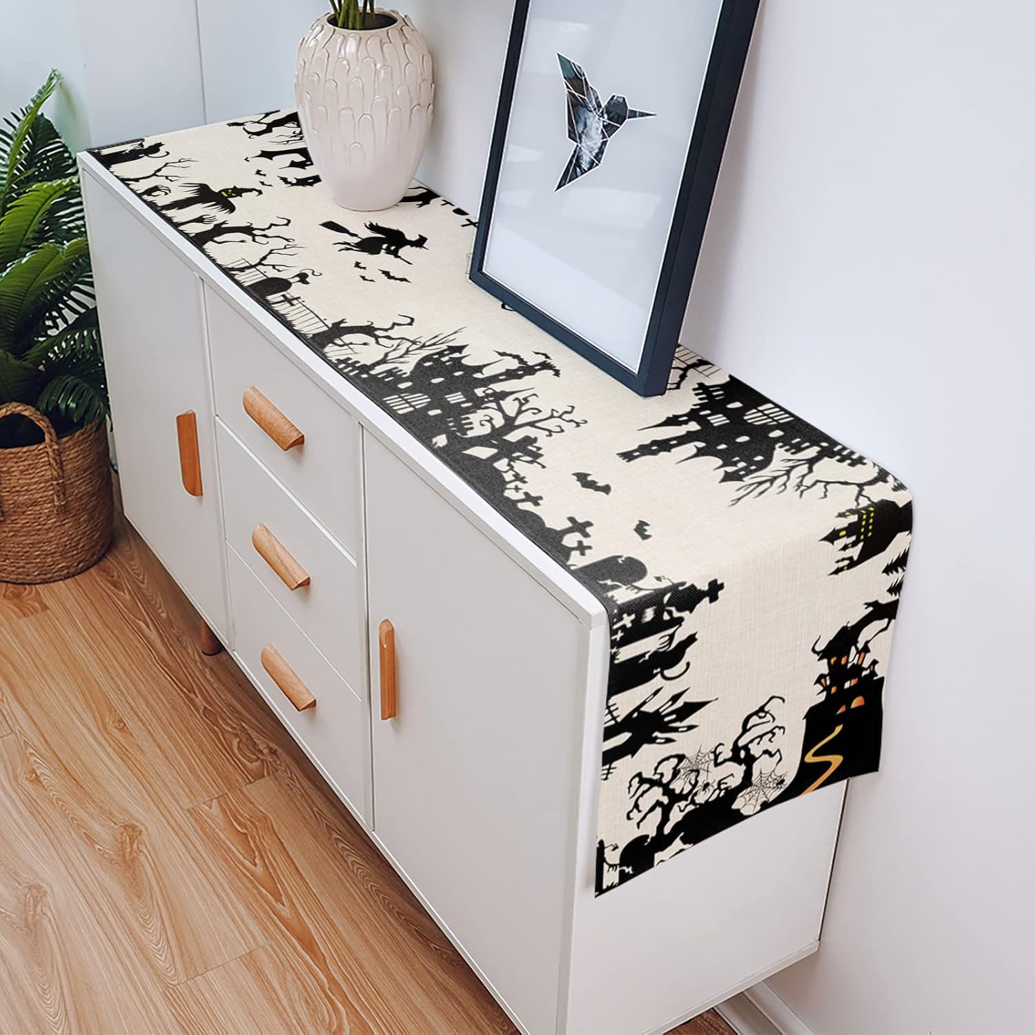 Camino de mesa de Halloween, bufandas de tocador de 13 x 48 pulgadas, camino de mesa de castillo embrujado aterrador, mesa de lino negro, decoración
