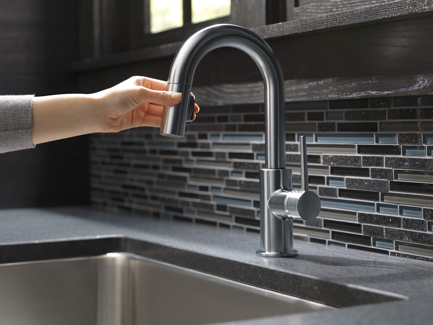 Delta Faucet Trinsic – Grifo de barra de níquel cepillado, grifo de fregadero de barra de un solo orificio, grifos de barra húmeda con rociador