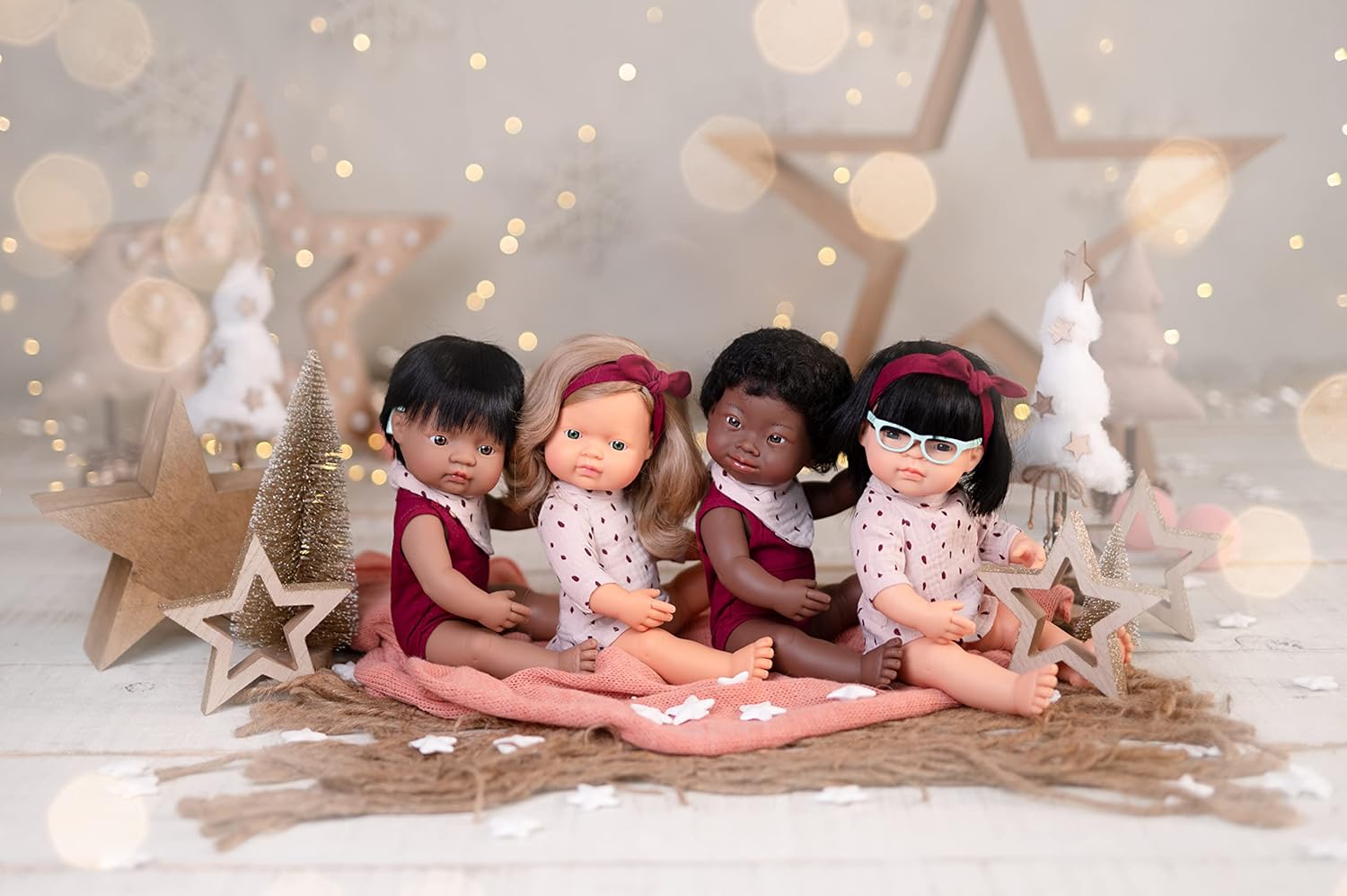 Miniland Muñeca asiática de 15” con gafas (Polybag) – Hecho en España, anatómicamente correcto, calidad