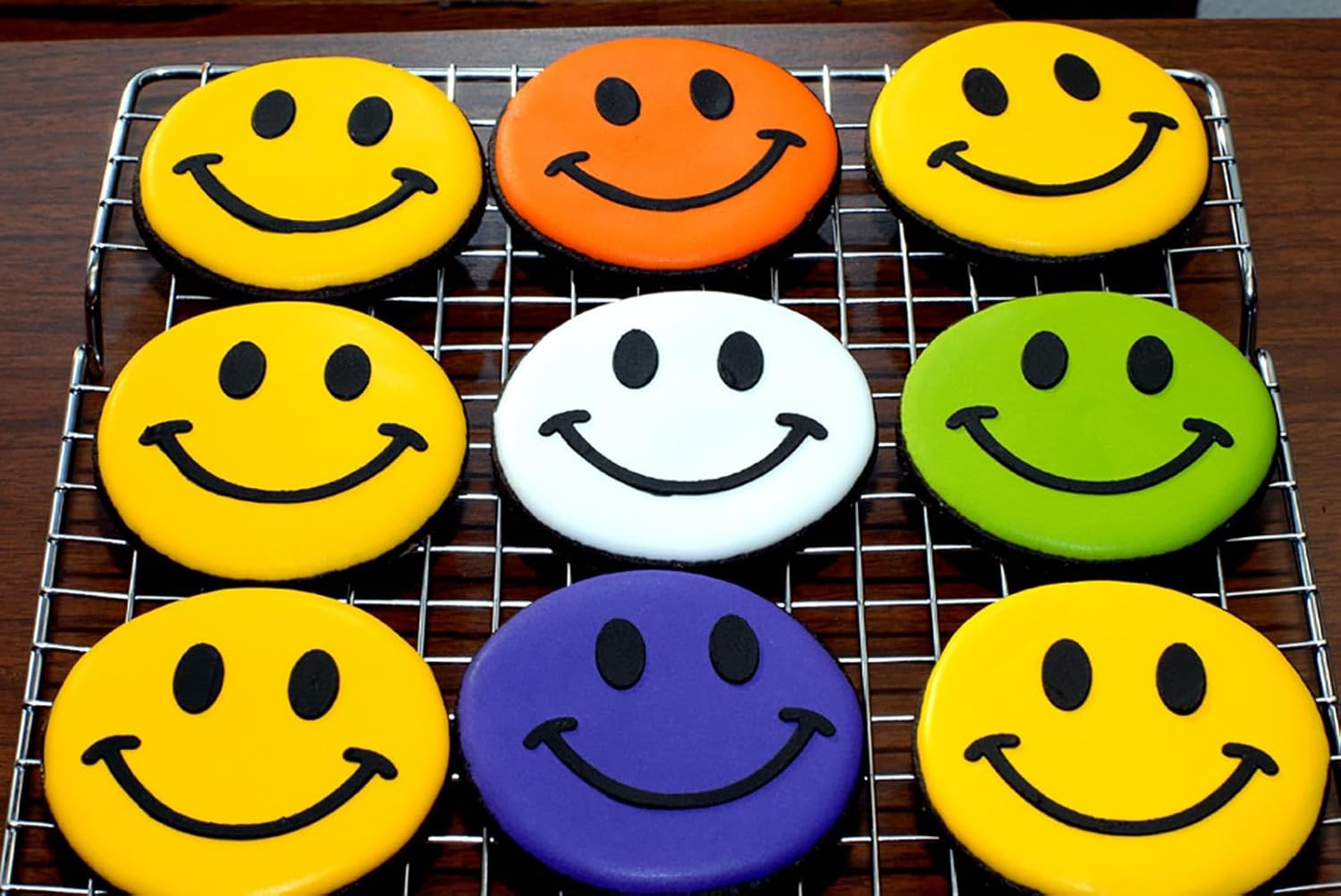 Designer Stencils Juego de plantillas de galletas de paz y felicidad, beigesemitransparente