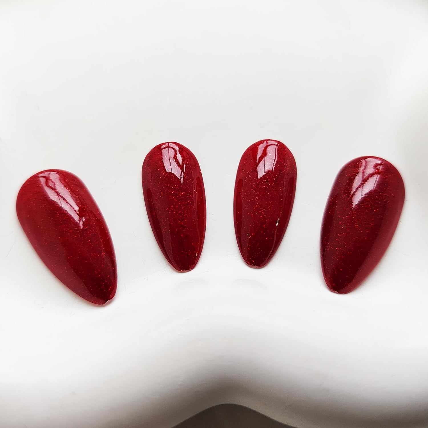 KKUUOO Uñas postizas a presión de ojo de gato, color rojo vino, uñas postizas medianas a presión con purpurina, uñas acrílicas brillantes de