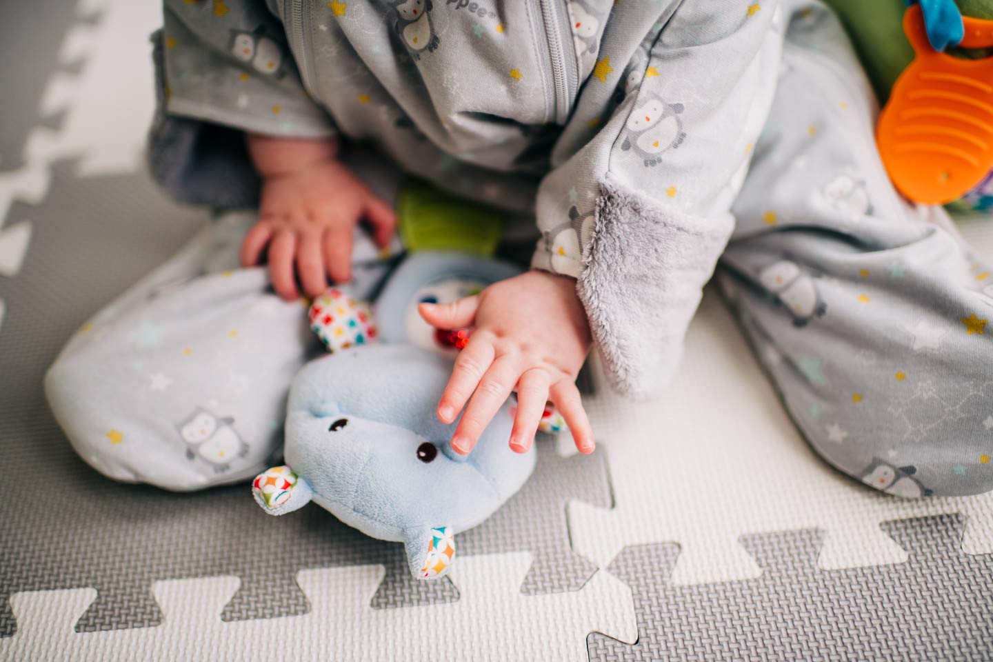 Tommee Tippee Traveltime Starsuit – Envoltura para bebé, 2.5 tog – 0-6 meses, multicolor