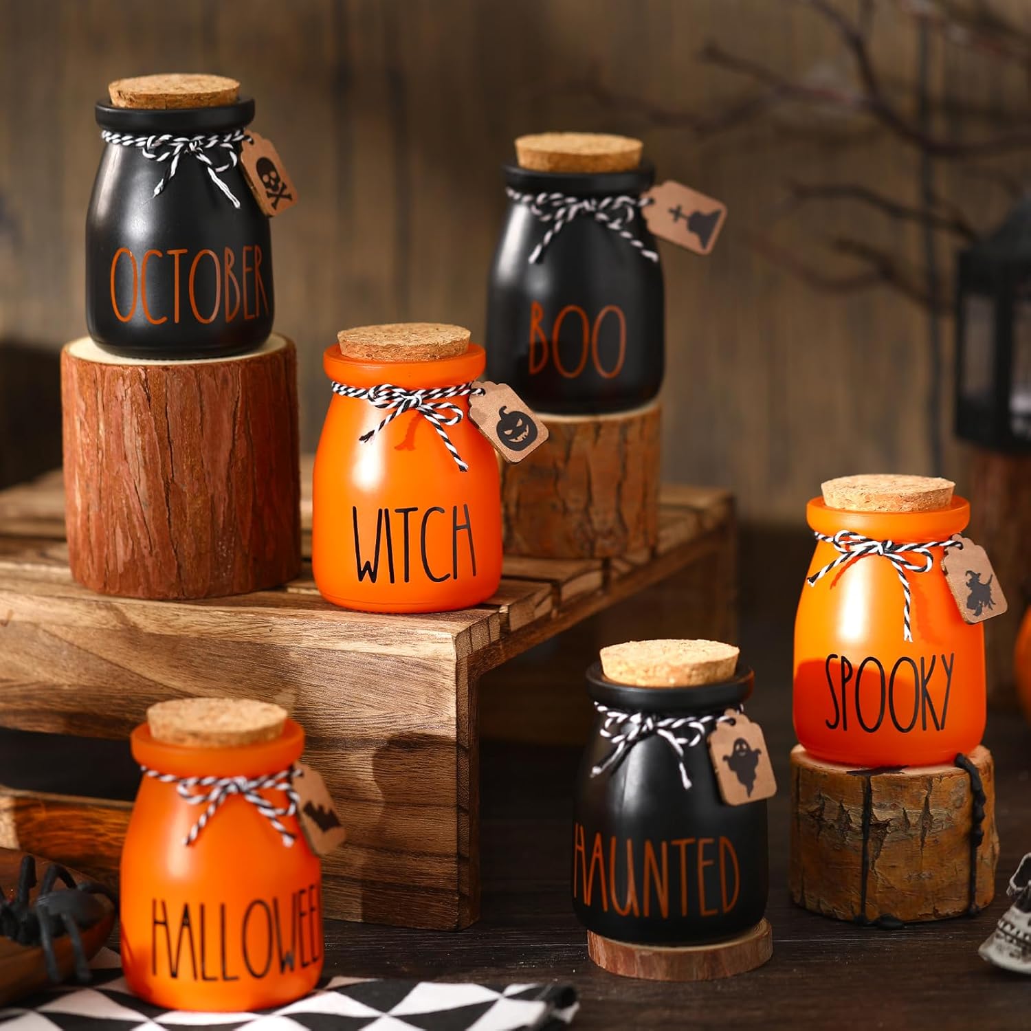 Juego de 6 mini tarros de albañil de Halloween para decoración de bandeja escalonada de Halloween, murciélagos fantasmas, calabaza, pequeños frascos