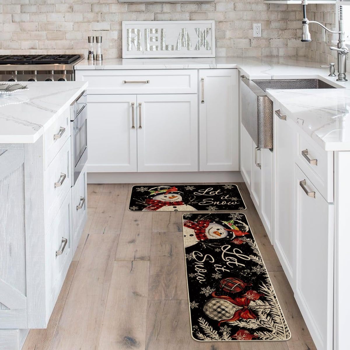 Artoid Mode Juego de 2 tapetes de cocina de Navidad con diseño de muñeco de nieve y copo de nieve negro, decoración del hogar, alfombras de cocina