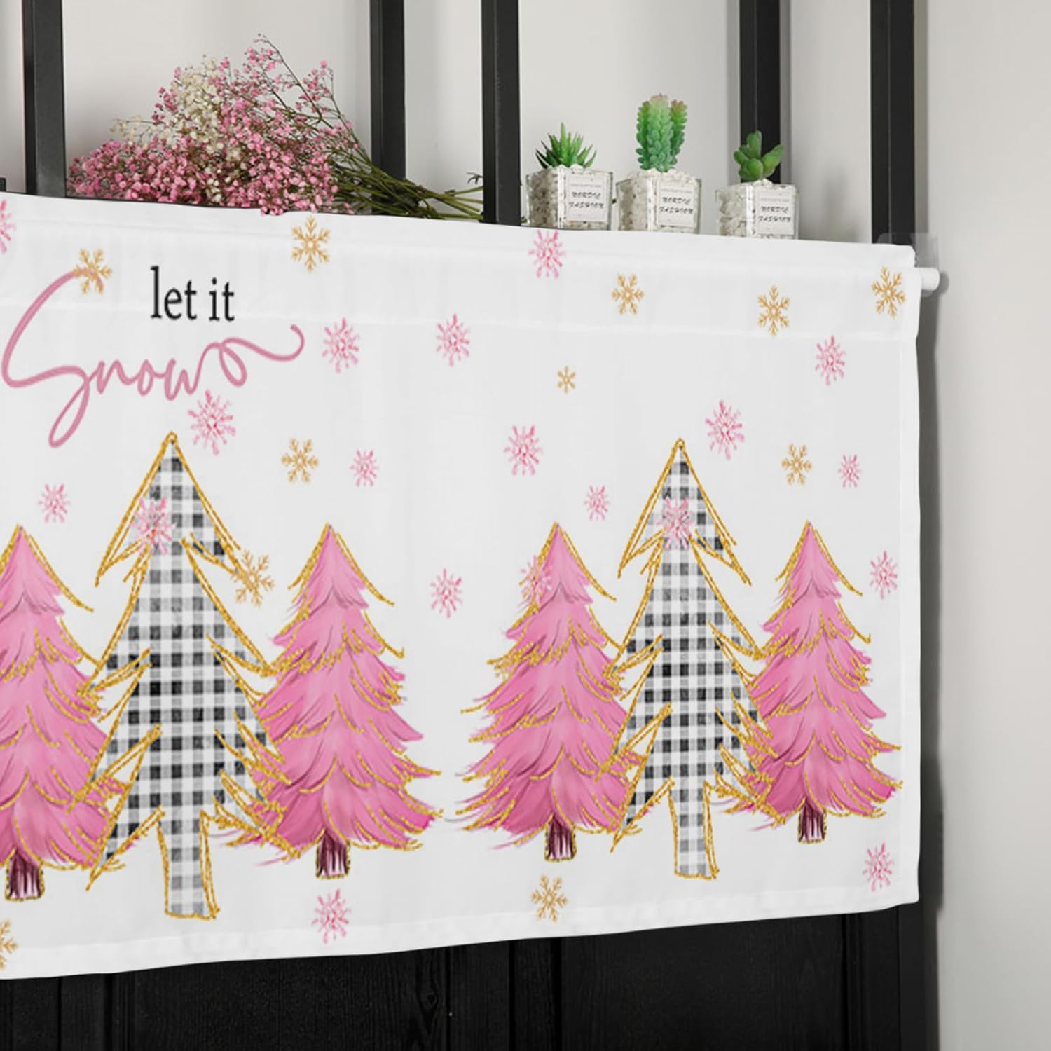 Maliyand Cenefa de cortina, árbol de Navidad de madera a cuadros negros rosa dorado copos de nieve de invierno cenefa con bolsillo para cortinero