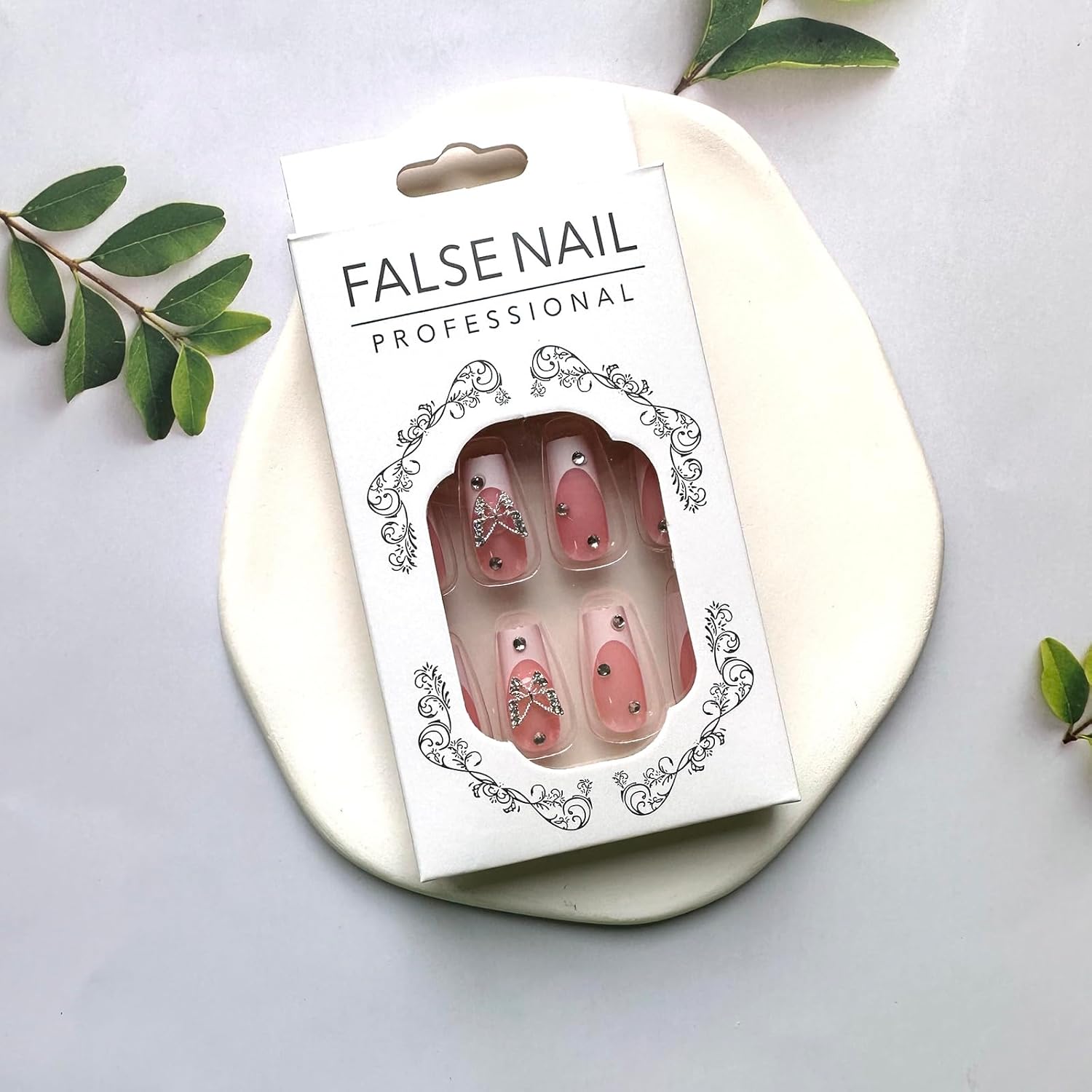 Uñas postizas cuadradas medianas con punta francesa, uñas acrílicas de cobertura completa con diseños de dijes de mariposa de metal 3D, puntas de