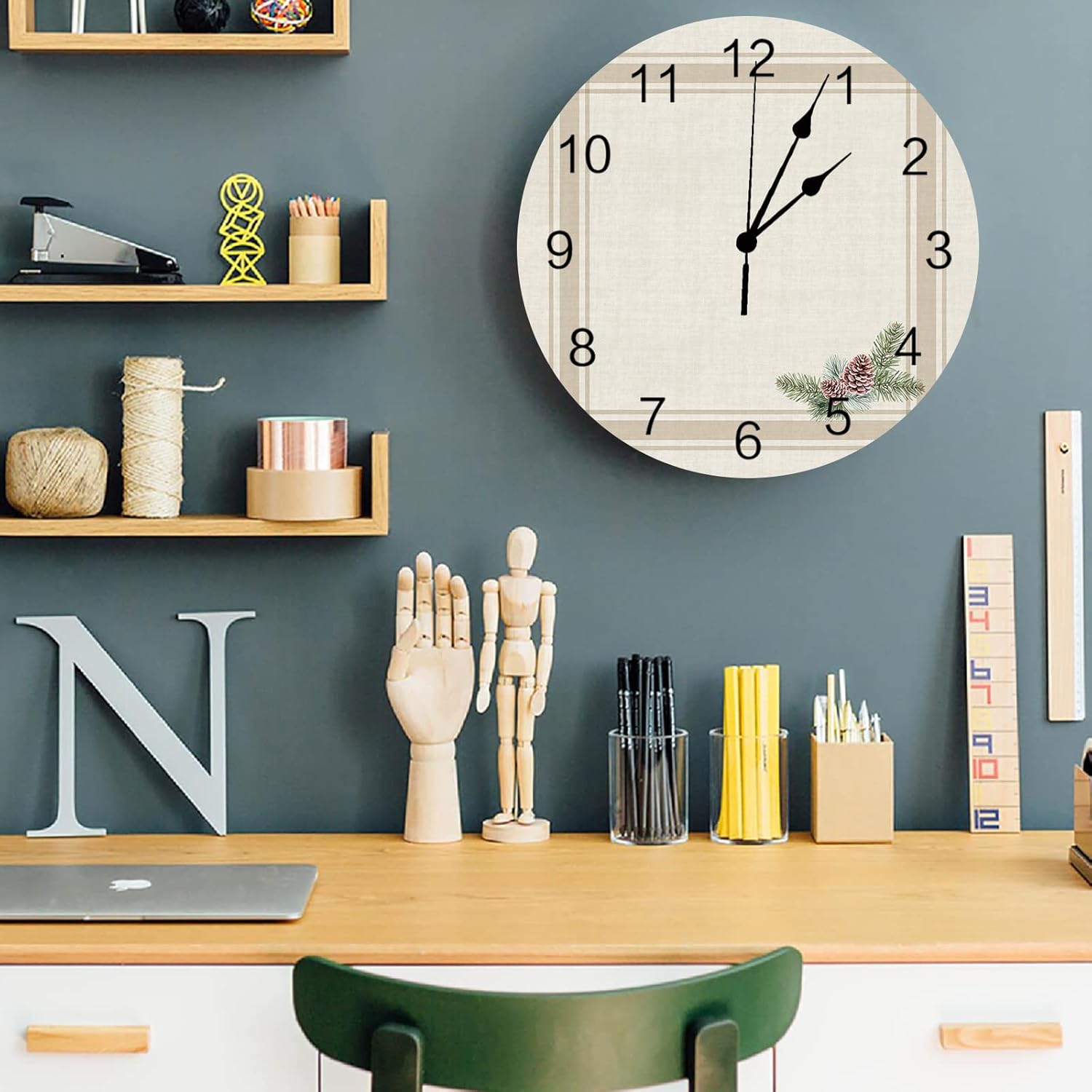 Reloj de pared de 12 pulgadas, silencioso sin tictac, funciona con pilas, conos de pino retro de granja de Navidad con esfera de números redondos