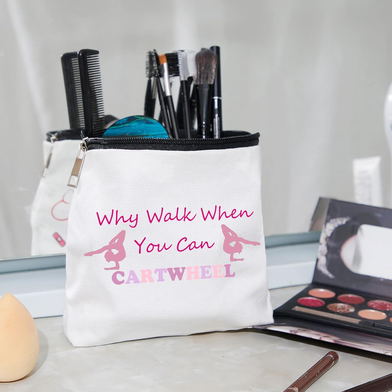 Cartwheel – Kit de supervivencia de gimnasia, bolsa de maquillaje para gimnasta, regalo inspirado en el equipo, regalo para amantes de la gimnasta,