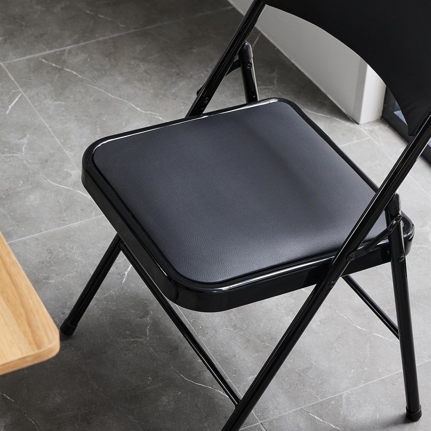 Karl home Paquete de 8 sillas plegables negras con asientos acolchados para exteriores e interiores, asiento comercial apilable portátil con marco