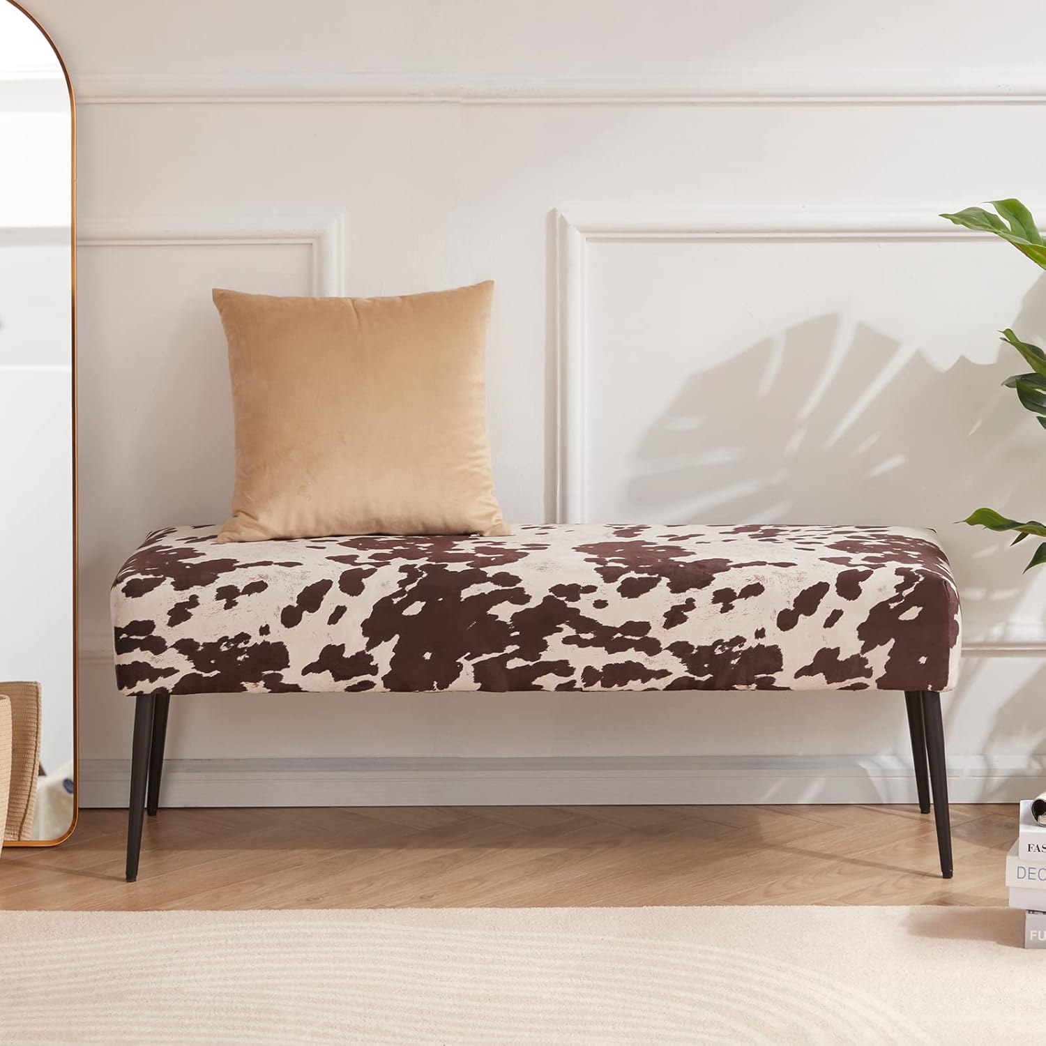 Duhome – Banco otomano de terciopelo, bancos tapizados para dormitorio, banco de cama con estampado de vaca, base de metal negro para entrada,