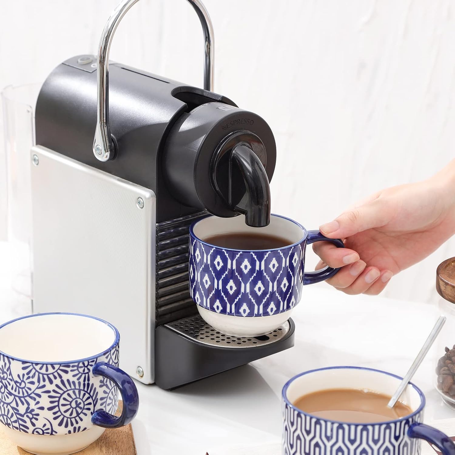 Selamica Juego de tazas de café de cerámica, apilables de 14 onzas, tazas grandes de capuchino de porcelana con cucharas y estante de soporte,