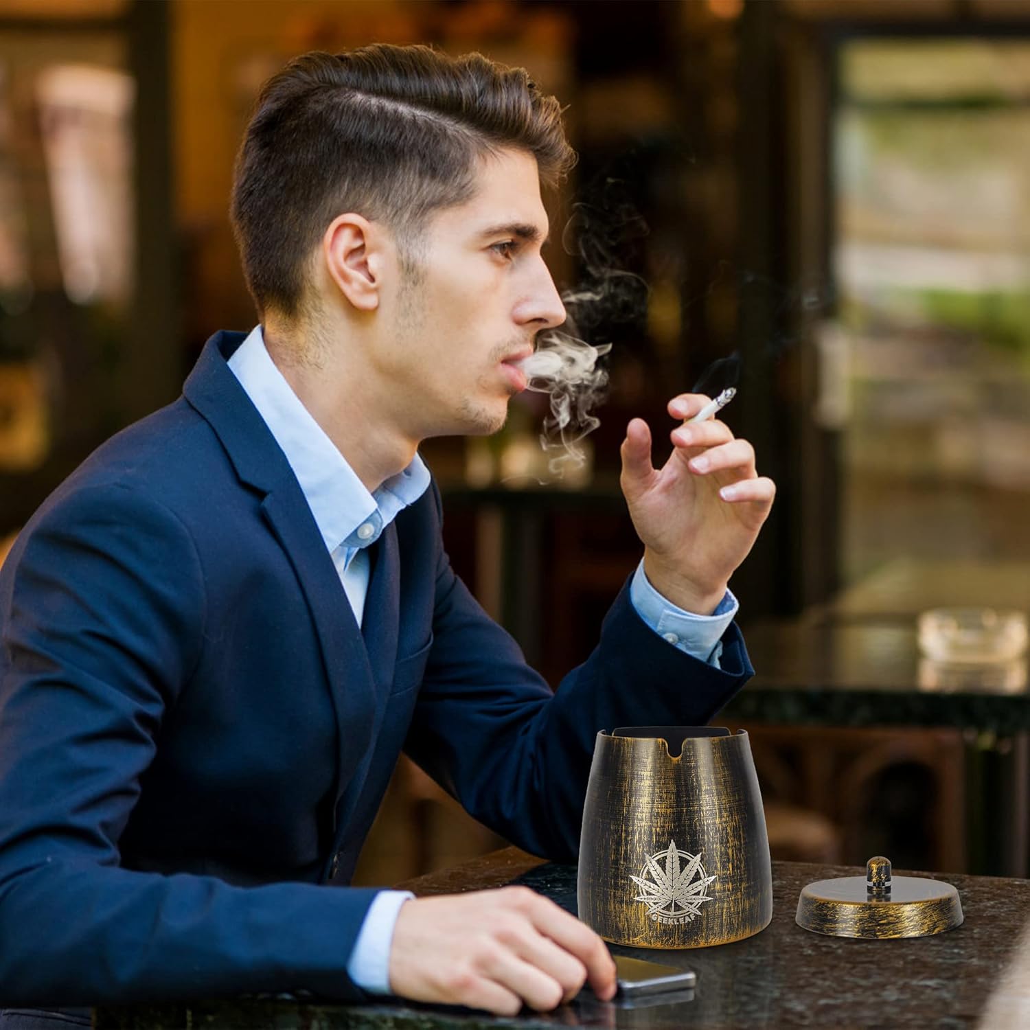 GEEKLEAF Ceniceros para cigarrillos al aire libre, cenicero con tapa, bandeja de cenizo resistente al viento para patio al aire libre o interior,