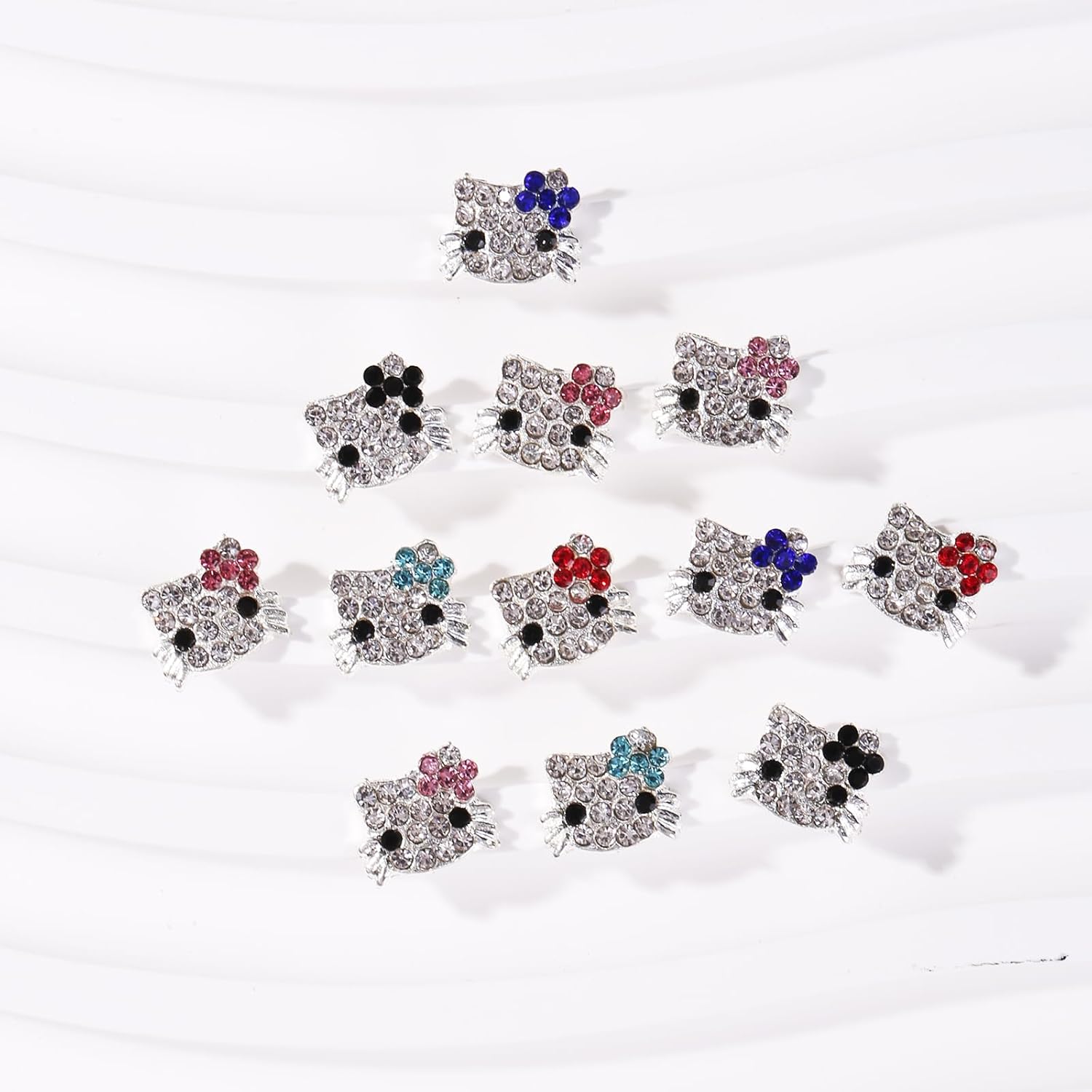 SICIJONYY 50 dijes de uñas de gatito 3D para arte de uñas, encantos kawaii para arte de uñas, dijes de resina con parte trasera plana, bonitos dijes
