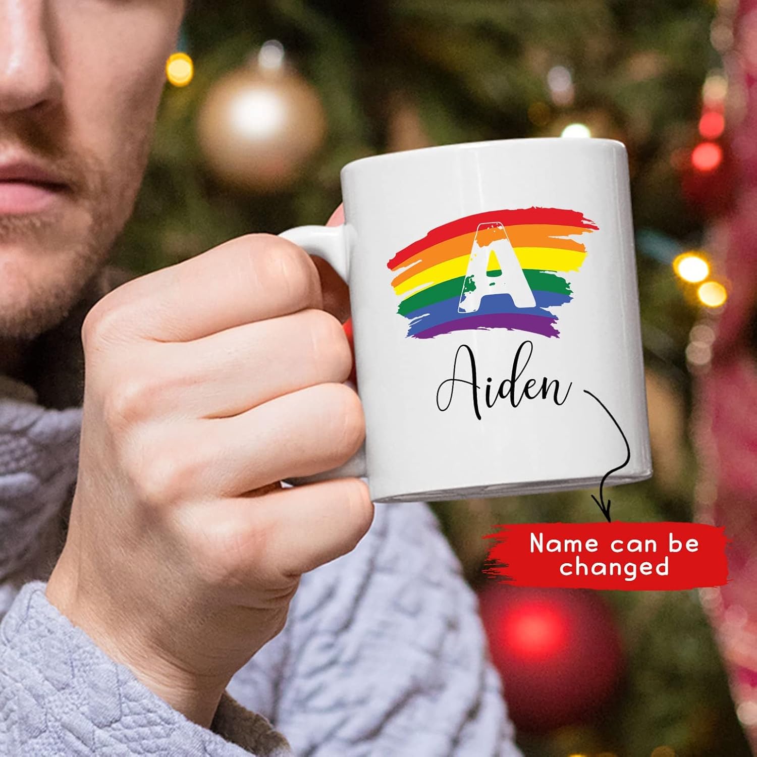 Taza de café personalizada con monograma con letra inicial, monograma de arco iris, taza con nombre personalizado para parejas LGBT lesbianas gay