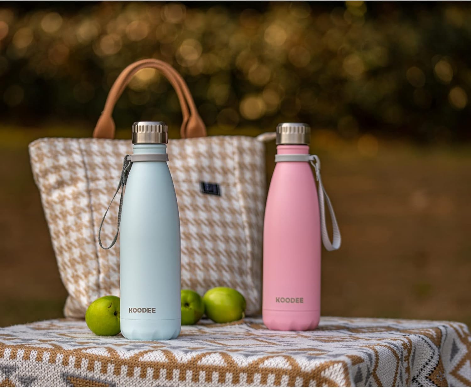 koodee Botella de agua aislada, paquete de 2 botellas de agua deportivas de acero inoxidable de doble pared a prueba de fugas en forma de cola que