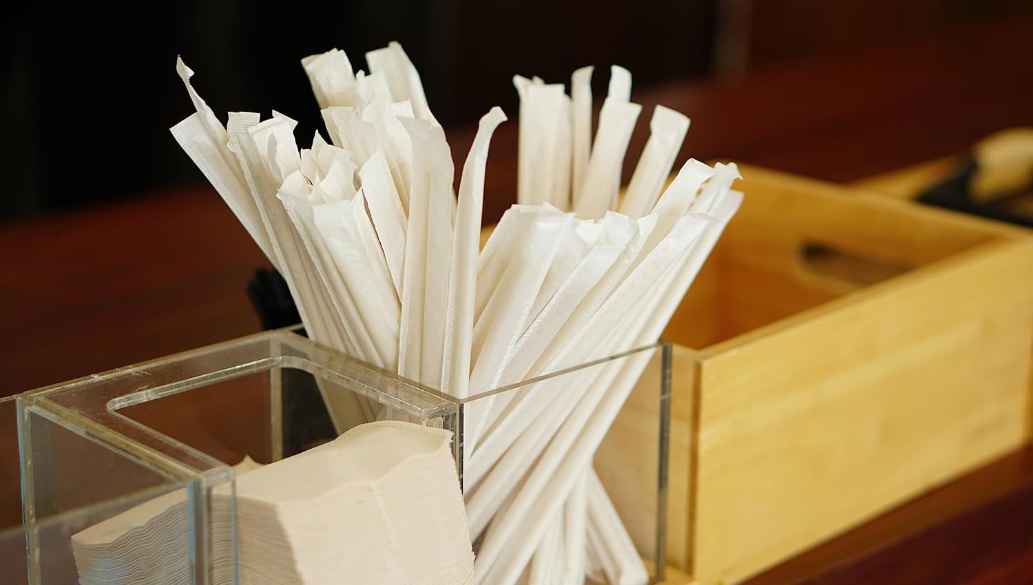 Pajitas grandes de plástico negro de 7.75 pulgadas, paquete de 500 envueltas en papel