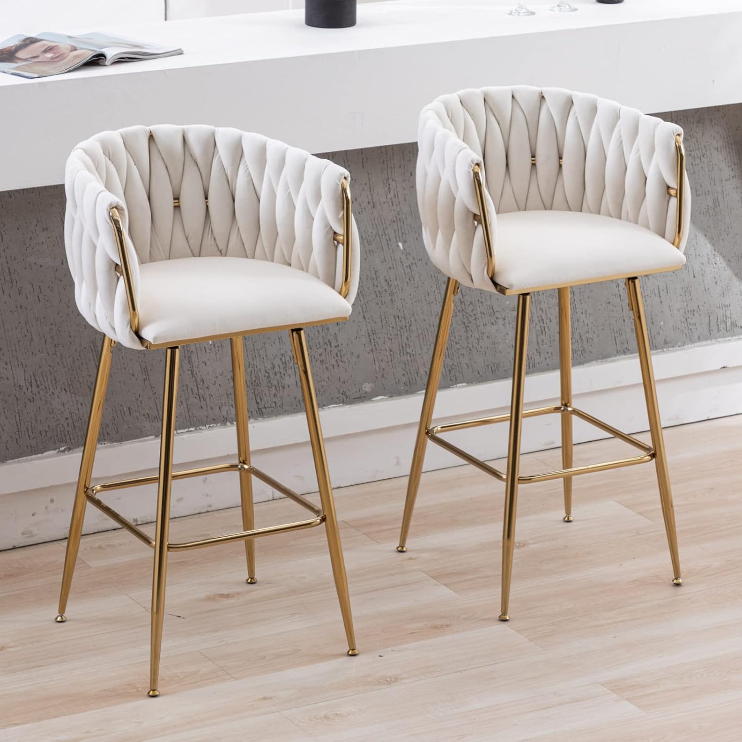 LukeAlon Juego de 2 taburetes modernos de terciopelo para mostrador, giratorios de 360 de 26 pulgadas de altura de asiento bajos con patas doradas,