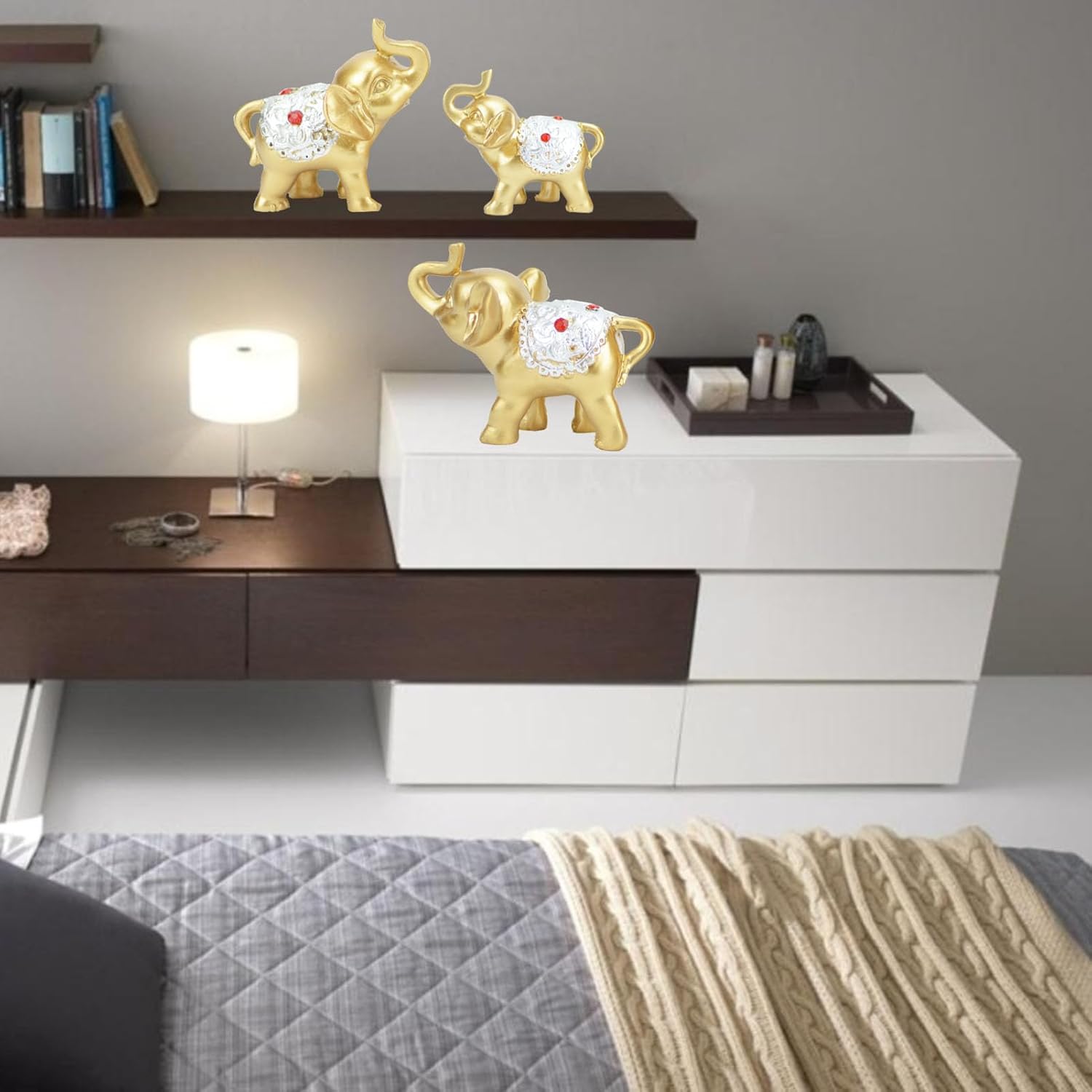 Silverback – Juego de 3 piezas de elefante dorado que trae buena suerte y salud, figuras de elefante Feng Shui para sala de estar, gabinete de vino,