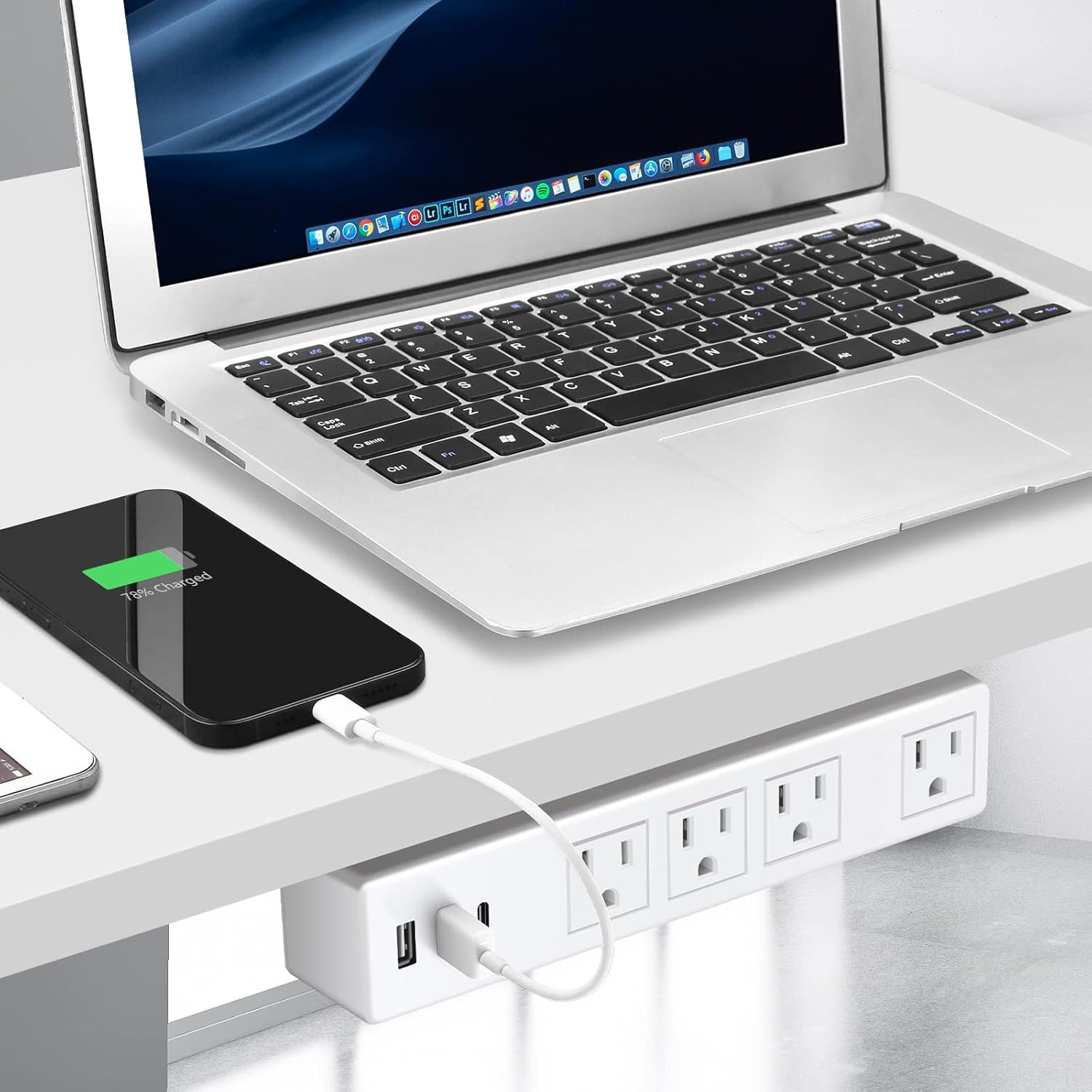 Tira de alimentación blanca tipo C para debajo del escritorio, tira de alimentación adhesiva de montaje en pared con puertos USB C, toma de enchufe